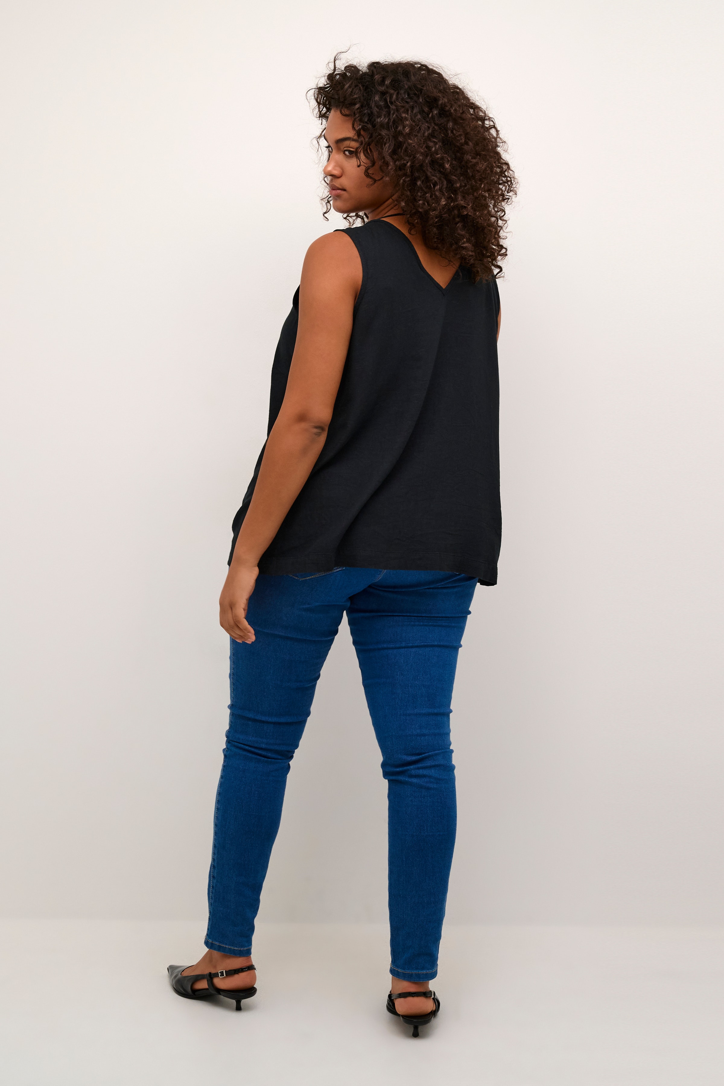 KCmille Linen Top LOOKBOOK BACK 10582216-100121