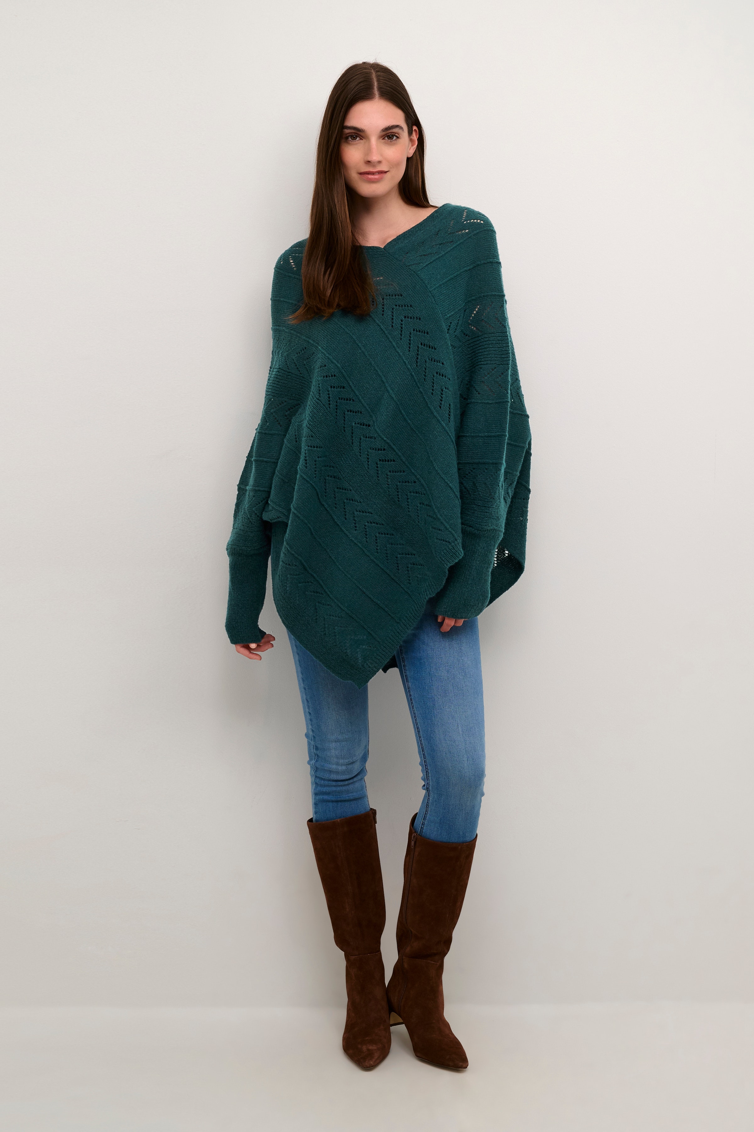 CRHoliday Poncho LOOKBOOK FRONT 10610828-195030