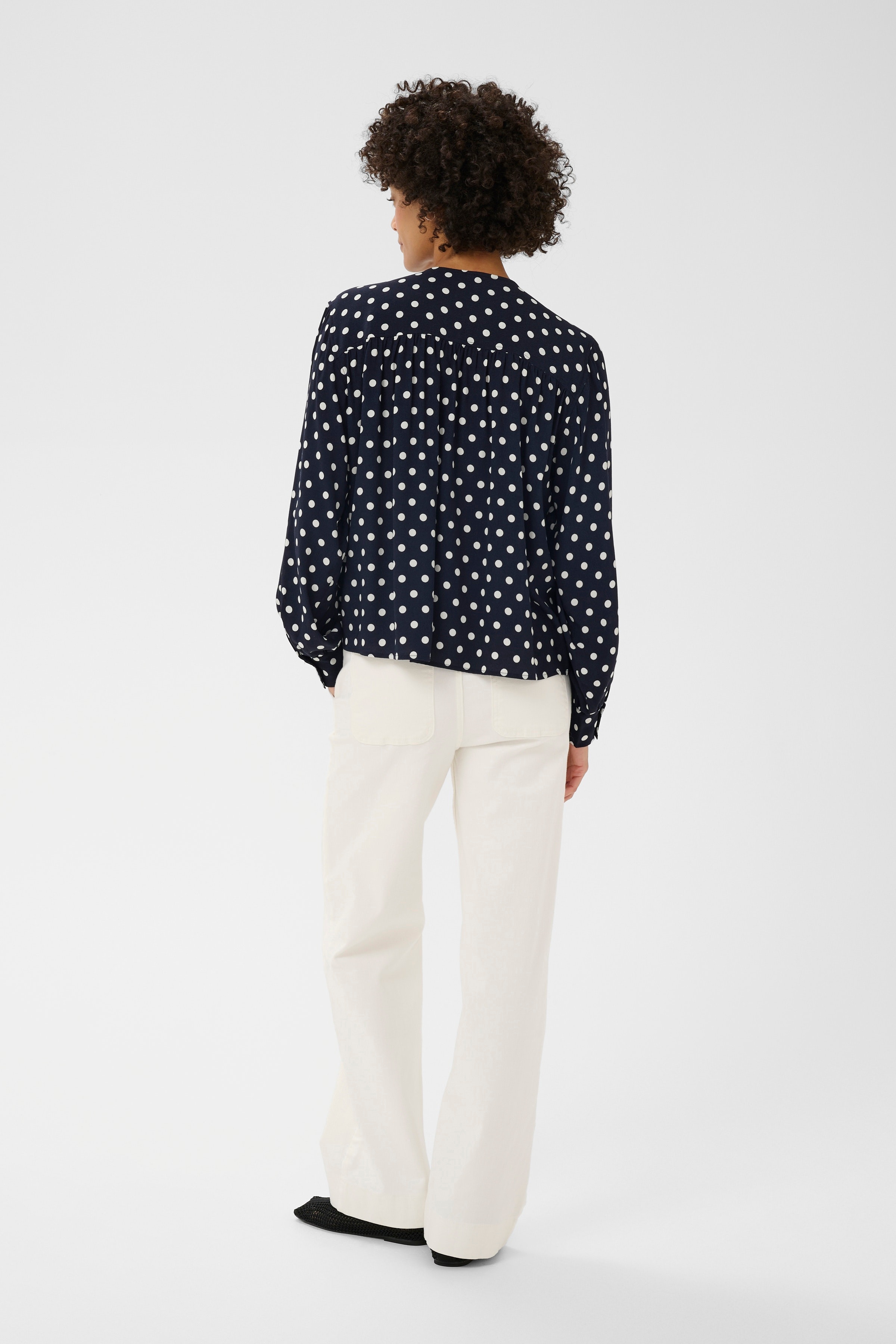 YaninaPW Blouse LOOKBOOK BACK 30310737-305251