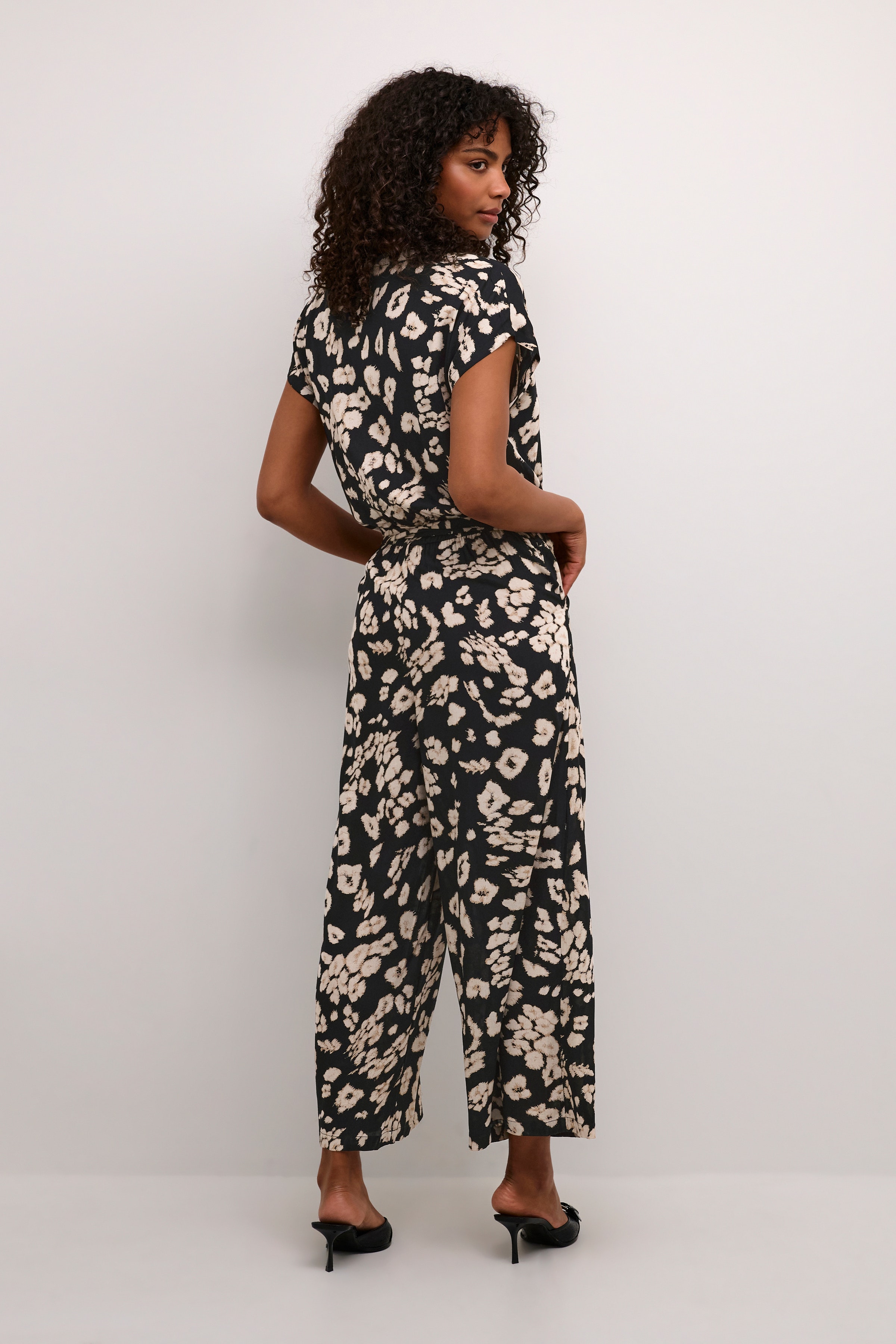 KAbeathe Jumpsuit LOOKBOOK BACK 10508898-106181