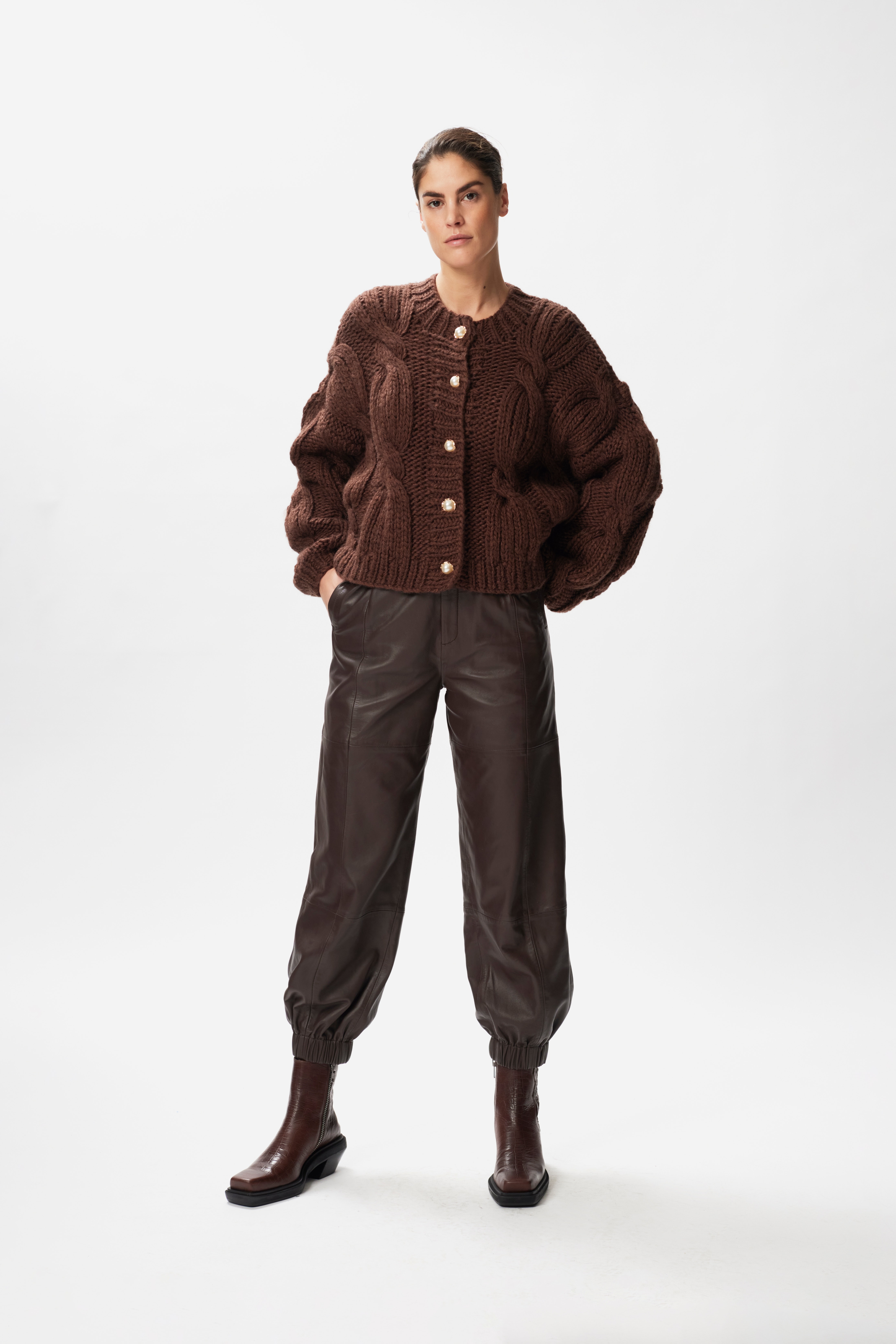 TamarGZ Cardigan LOOKBOOK FRONT 10905622-190915