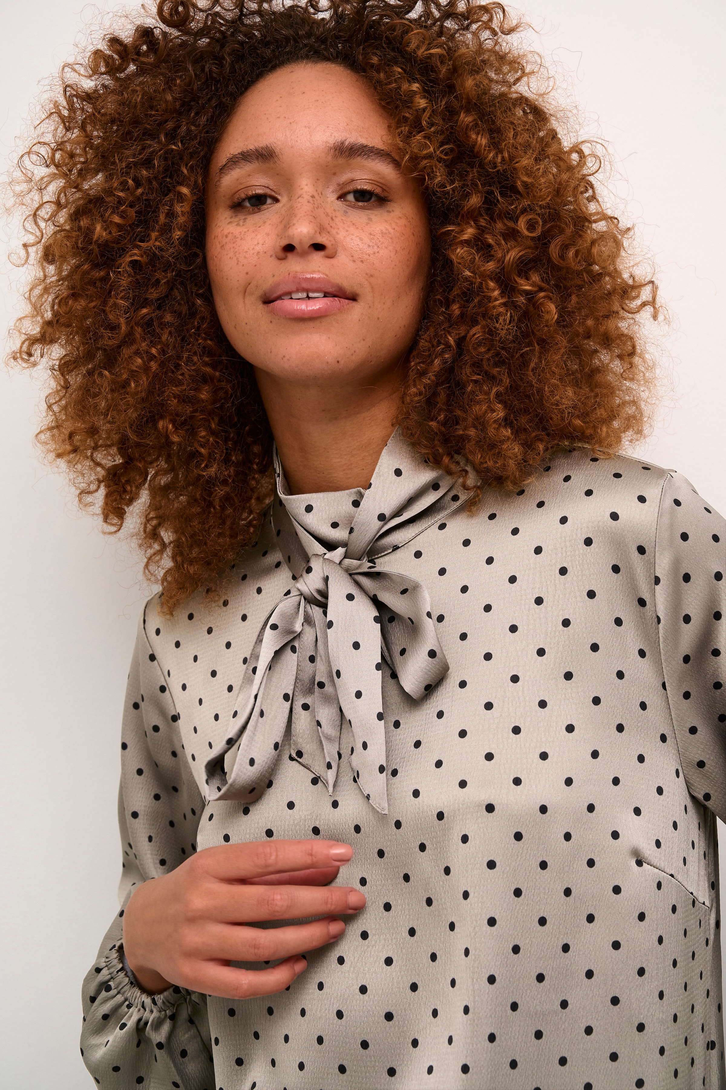 KAdonna Bluse LOOKBOOK DETAIL 10509245-106645