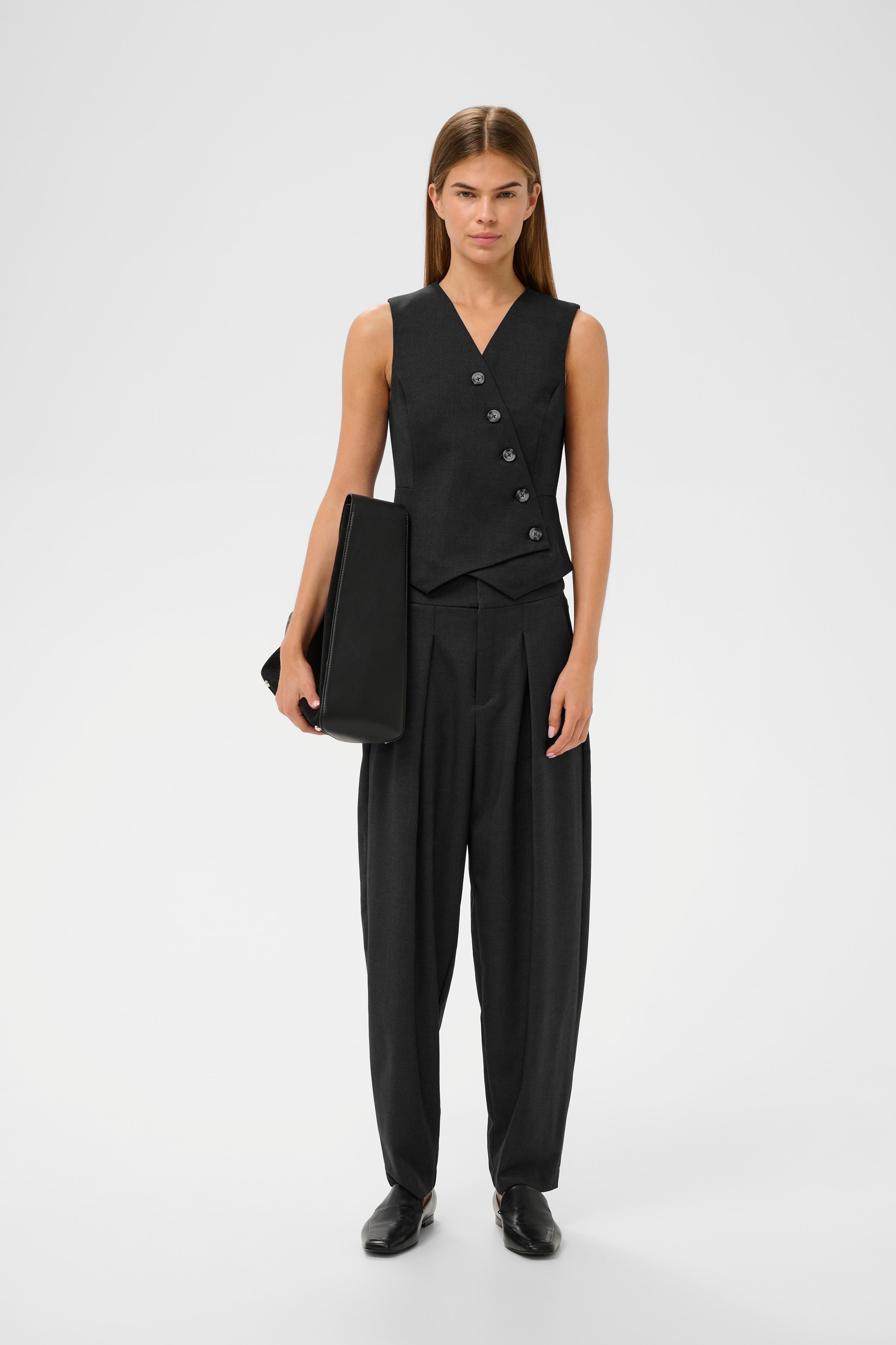 YuktaIW Bukser LOOKBOOK FRONT 30111165-301744