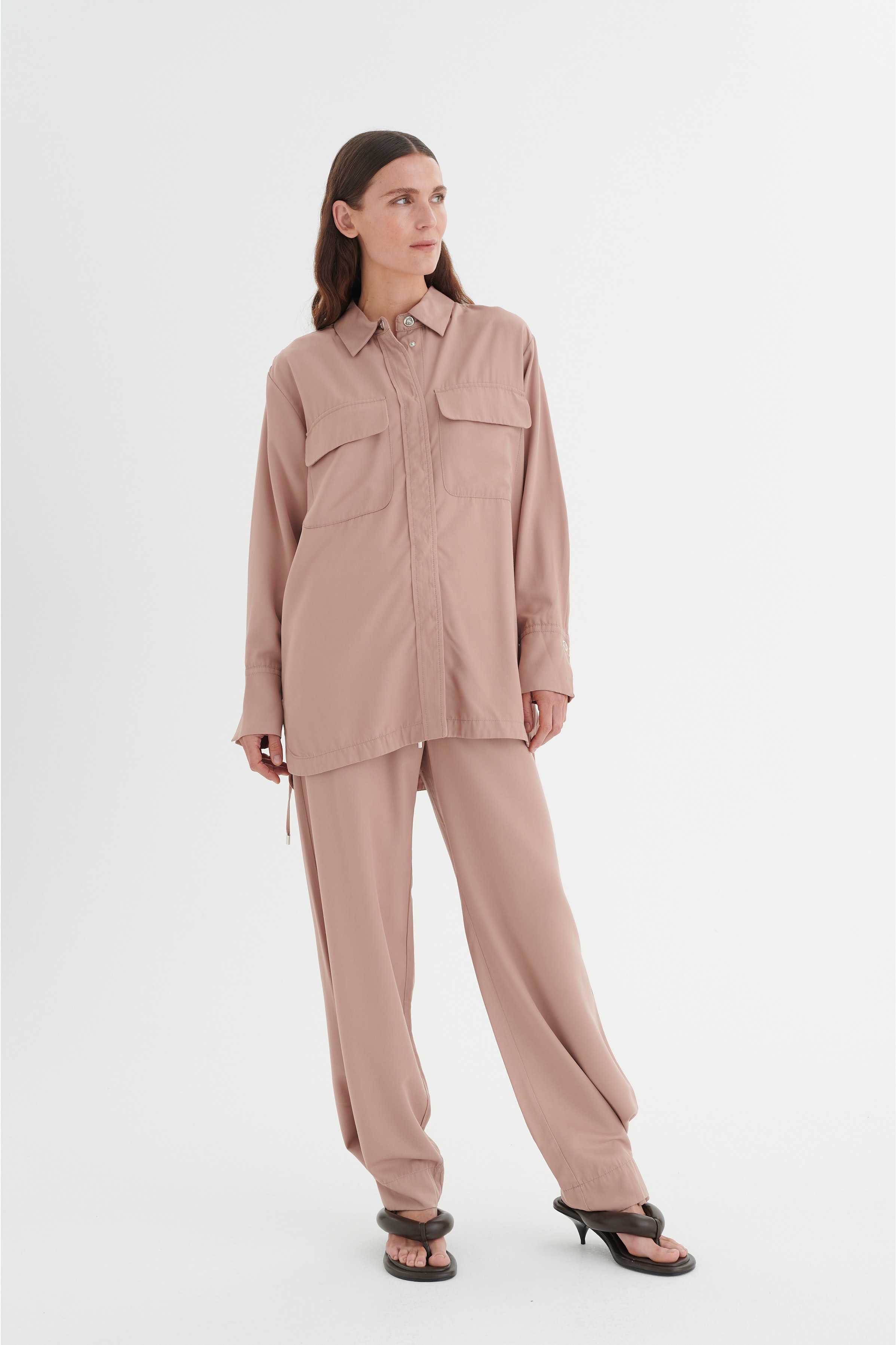 KellieIW Hose LOOKBOOK FRONT 30106246-161220