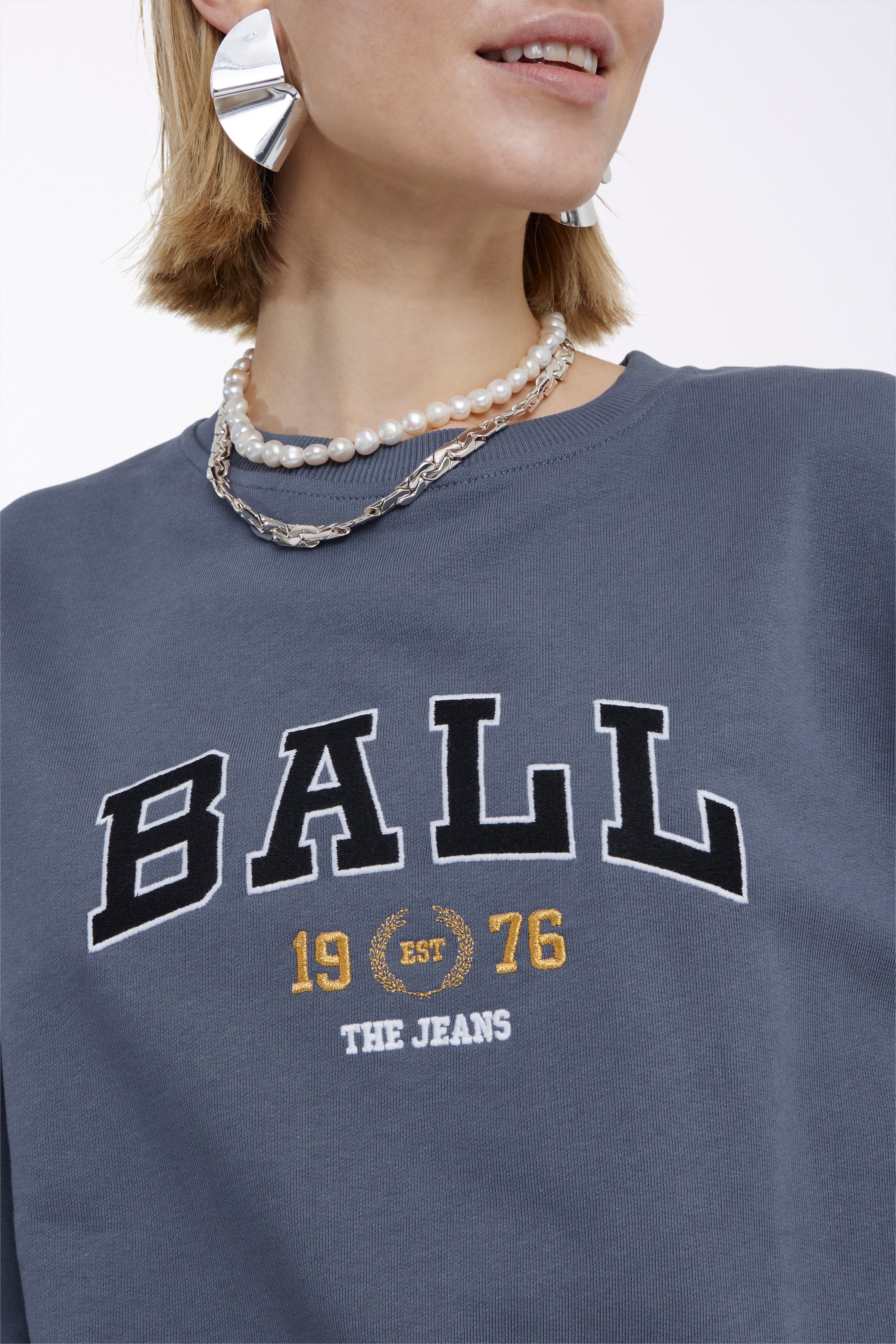 L. TAYLOR SWEATSHIRT LOOKBOOK DETAIL 50400052-185624