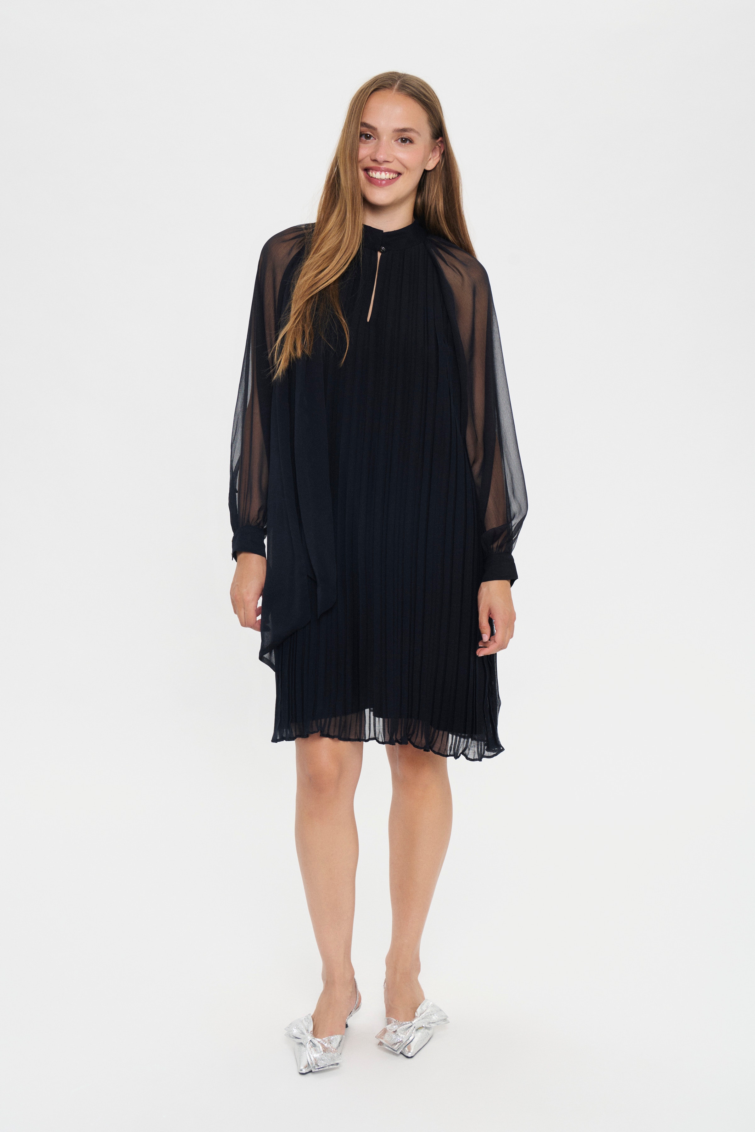 NuriSZ Kjole LOOKBOOK FRONT 30514599-193911