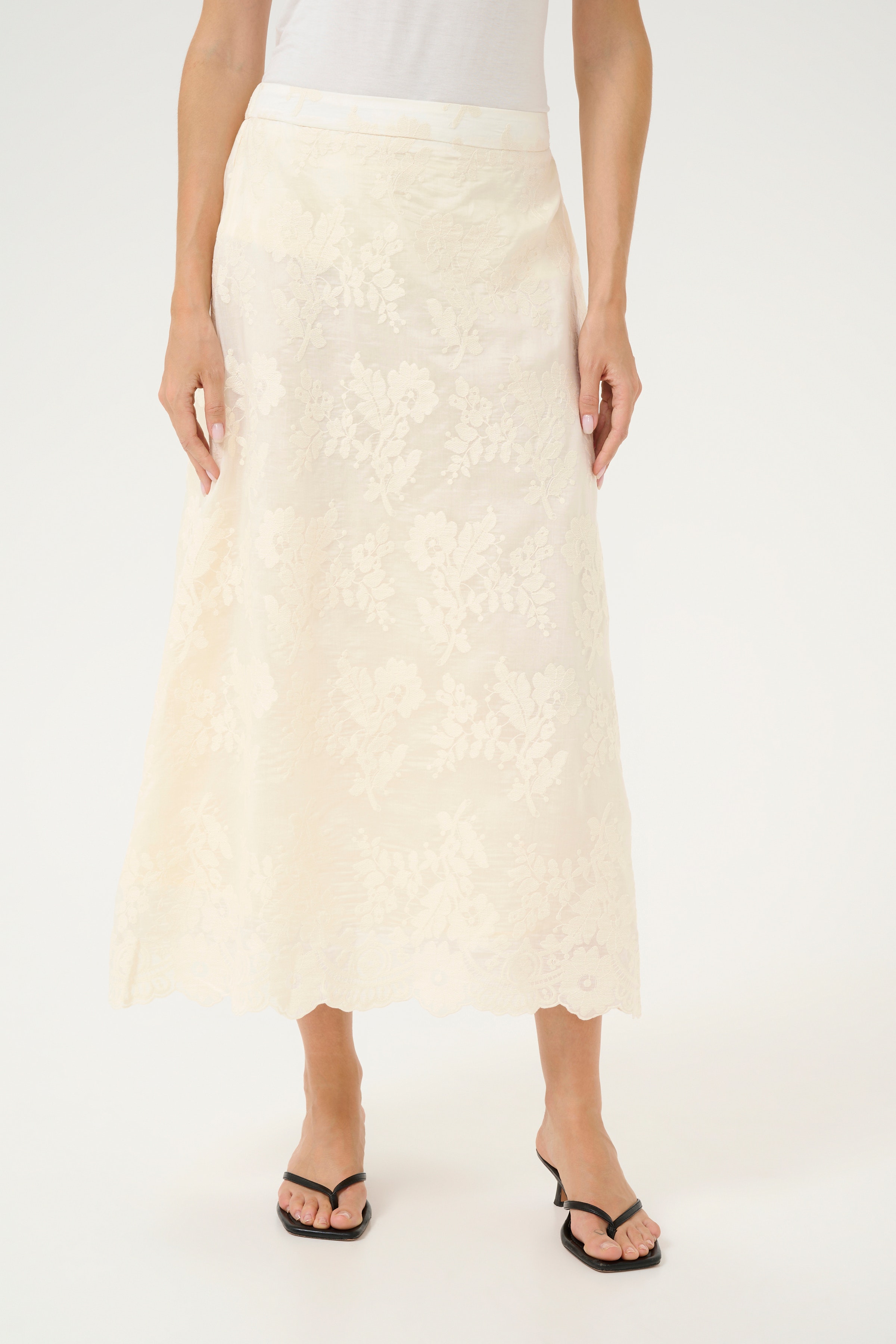 CUarona Kjol LOOKBOOK FRONT 50111914-120304