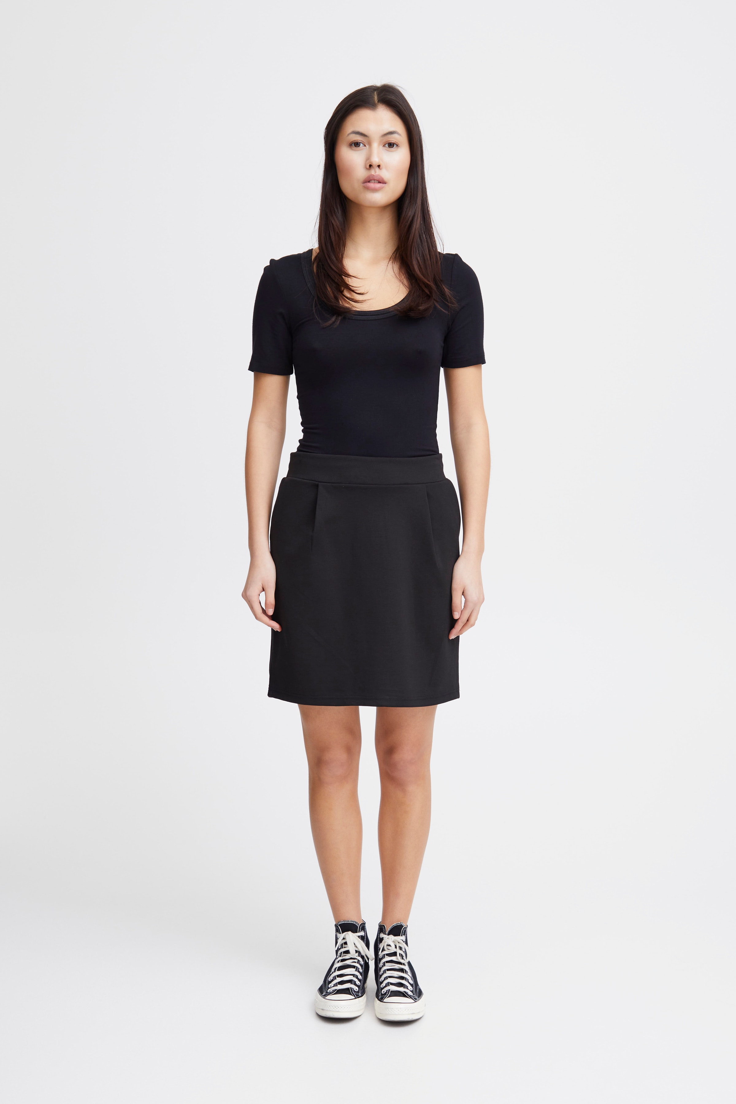 KateIH Skjørt LOOKBOOK FRONT 20105037-10001