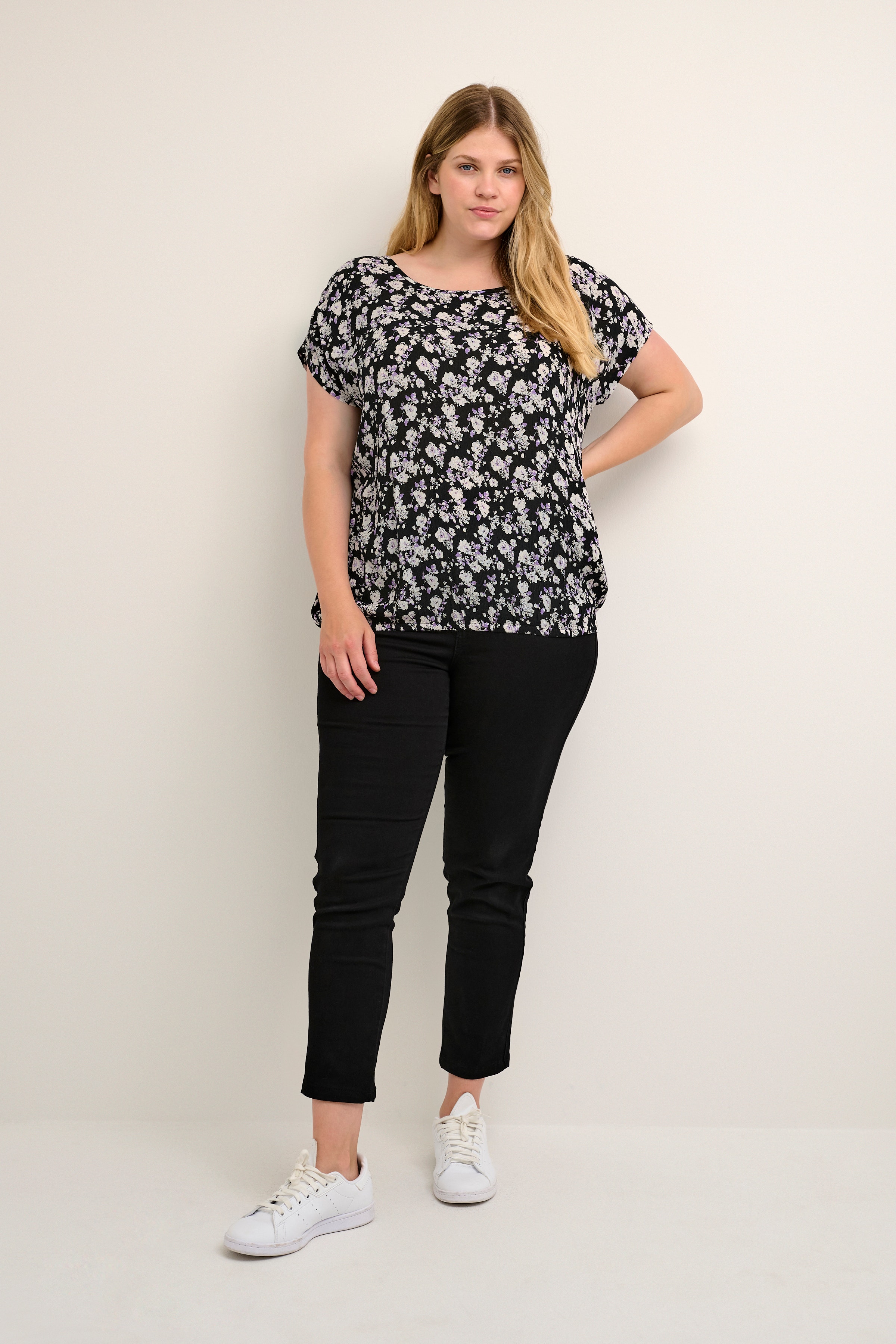 KChella Blouses LOOKBOOK FRONT 10581005-103184