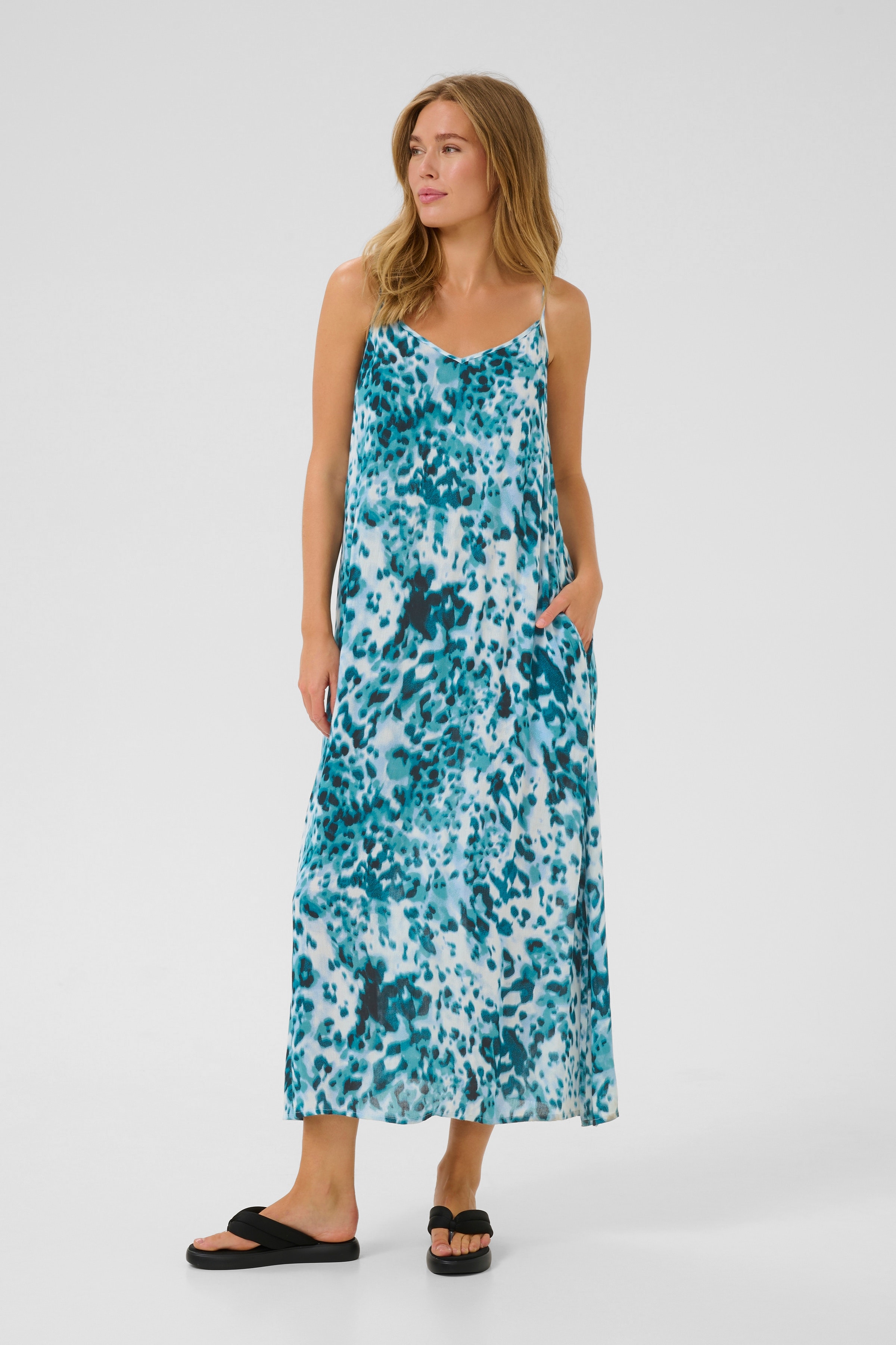 KAthora Kjole LOOKBOOK FRONT 10510045-107662