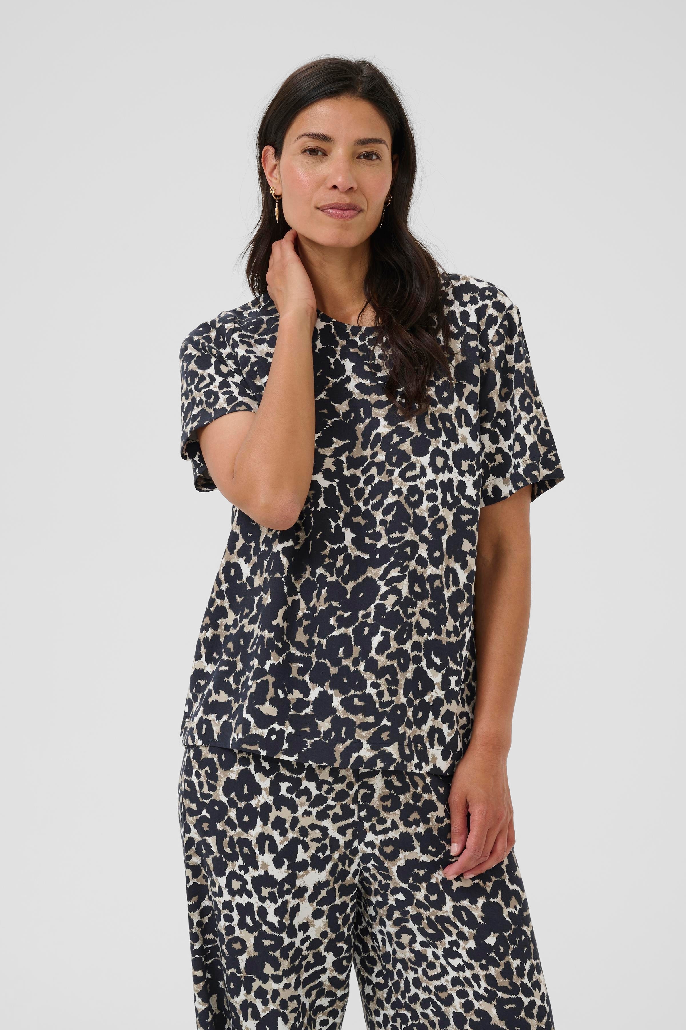 BPsybel Blouse LOOKBOOK FRONT 40200029-108373