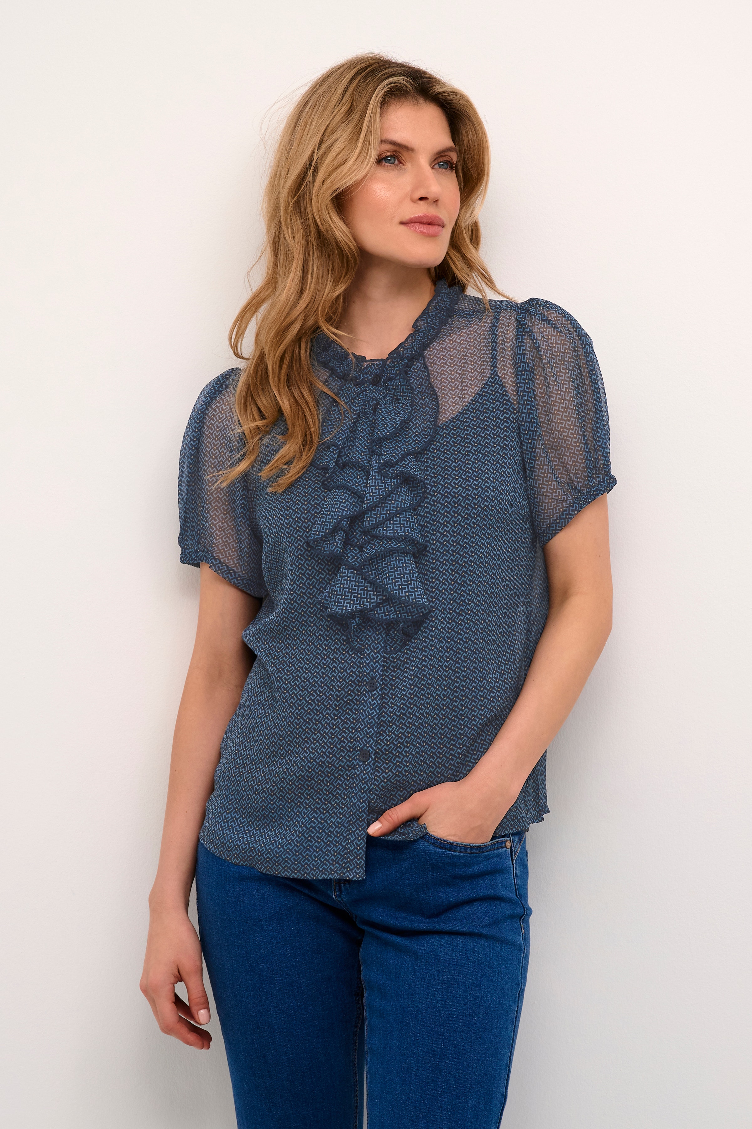 CRKinia Blouse LOOKBOOK FRONT 10609766-106154