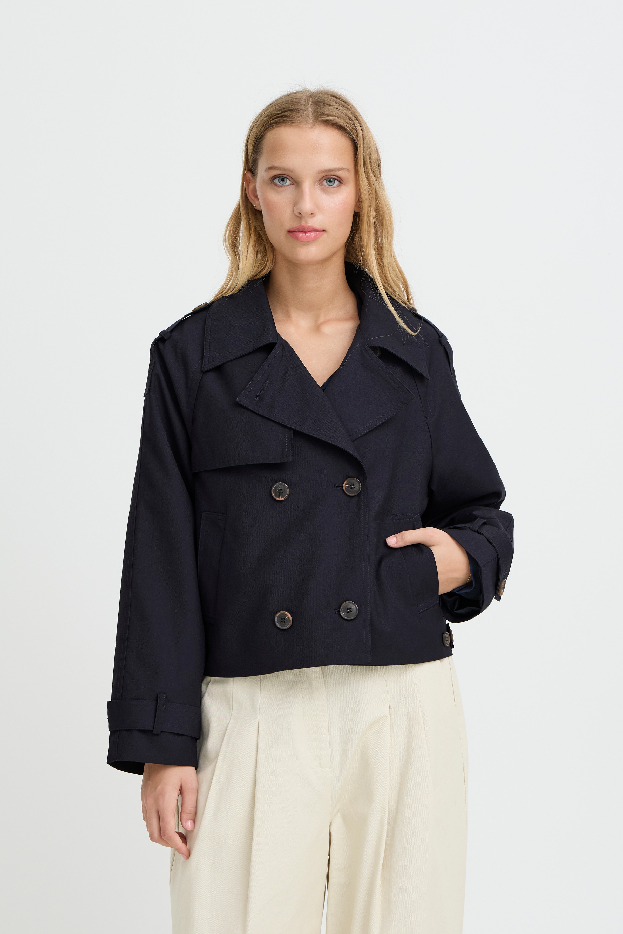 IHEPARZA Jacke LOOKBOOK FRONT 20122214-194013