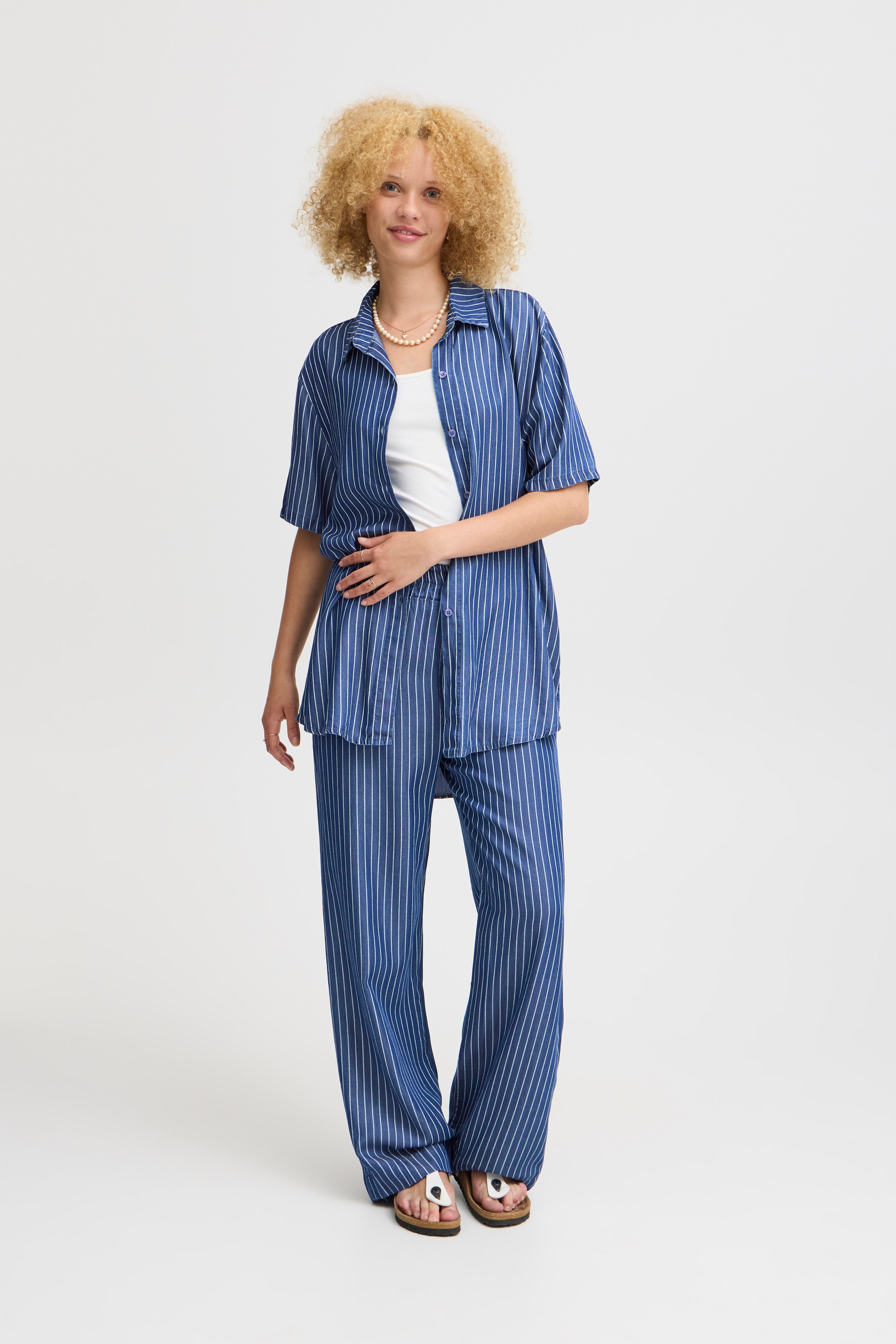 SBJARUSKA Bluse LOOKBOOK FRONT 22100623-204834