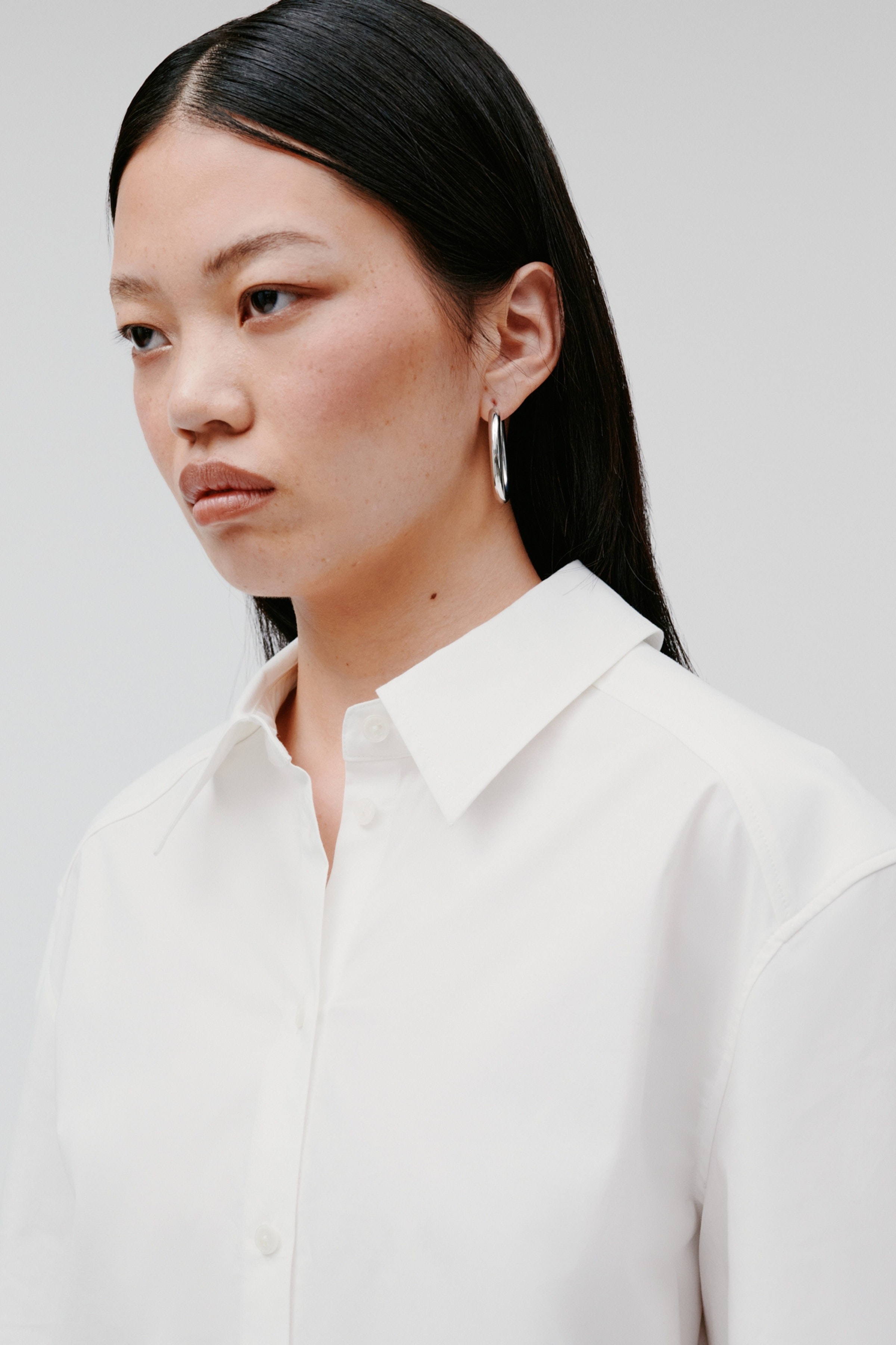 EMORY BLOUSE LOOKBOOK FRONT 30600575-WH001