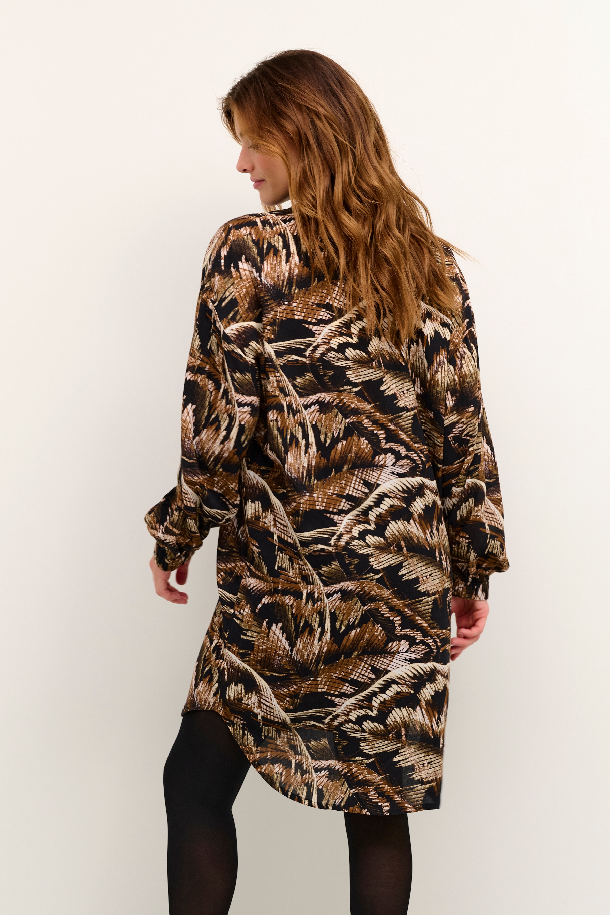 KAlena Kleid LOOKBOOK BACK 10506906-103400