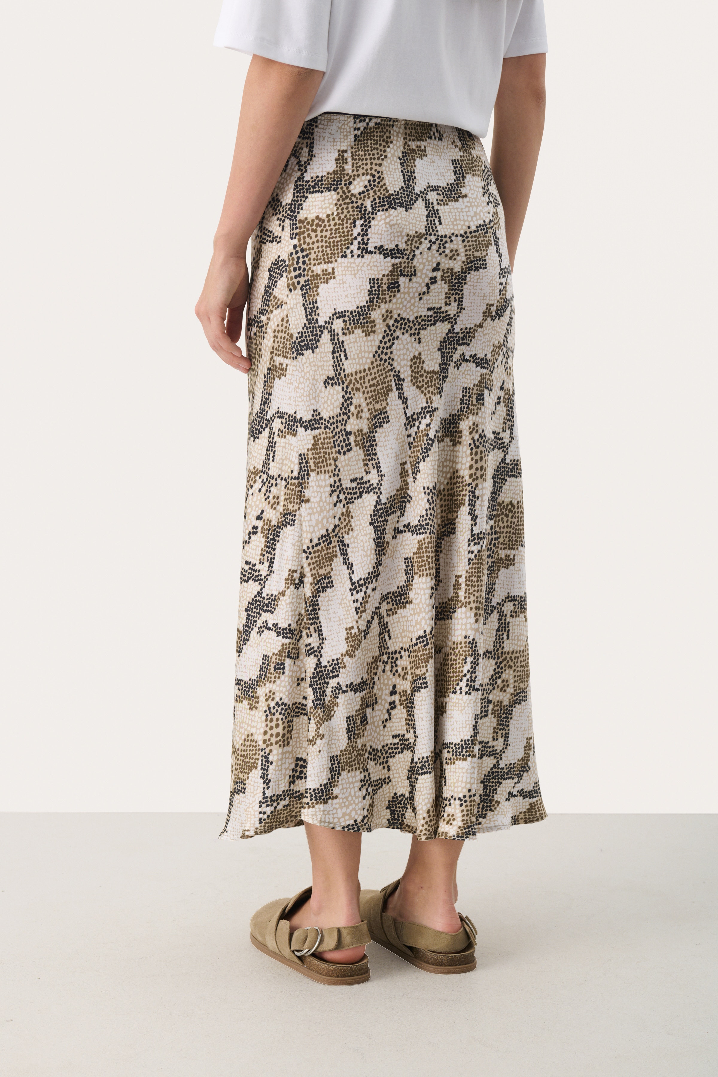 LaurinaPW Skirt LOOKBOOK FRONT 30308872-303183