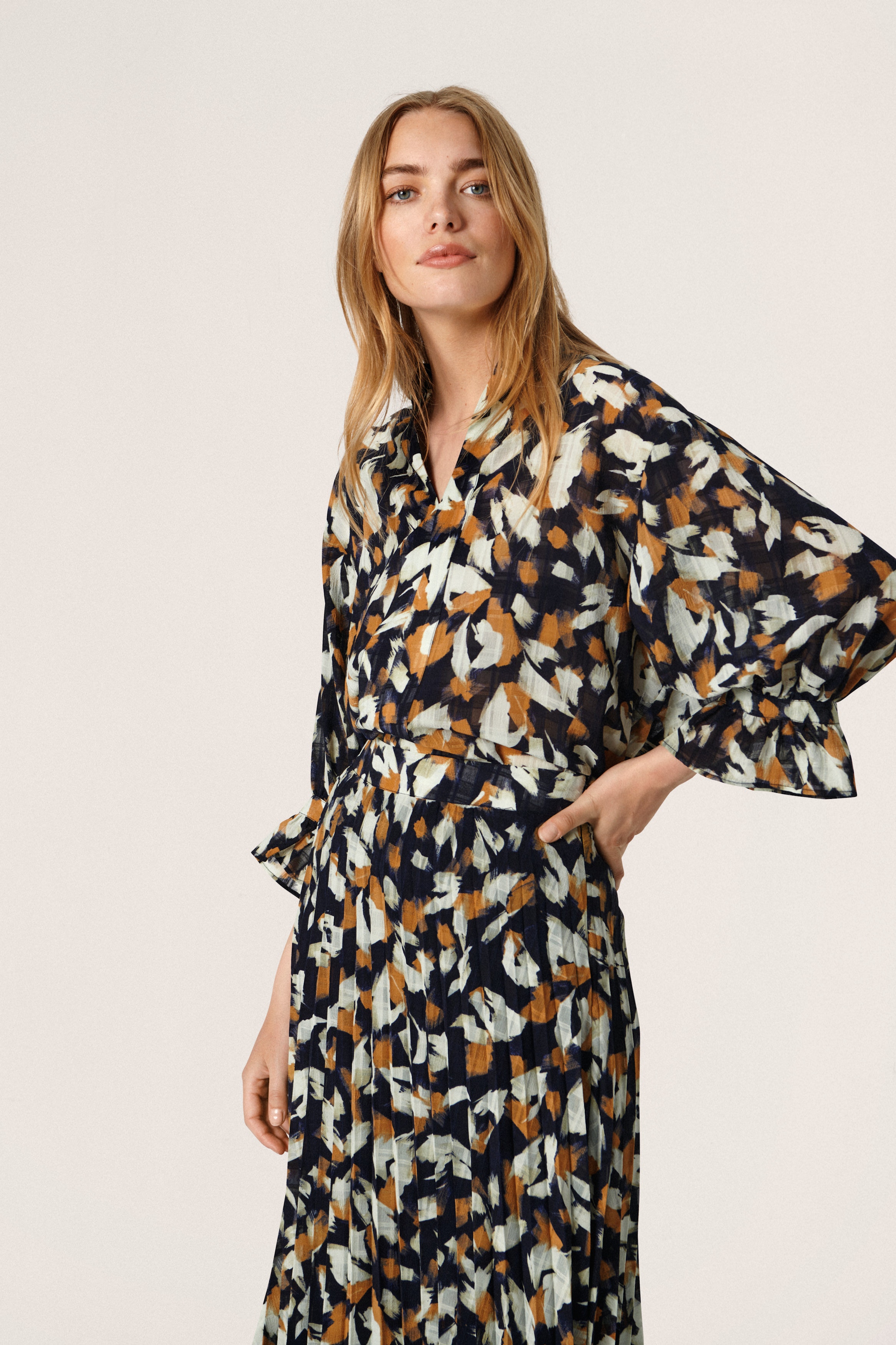 SLJosefine Blouse LOOKBOOK FRONT 30405845-301501