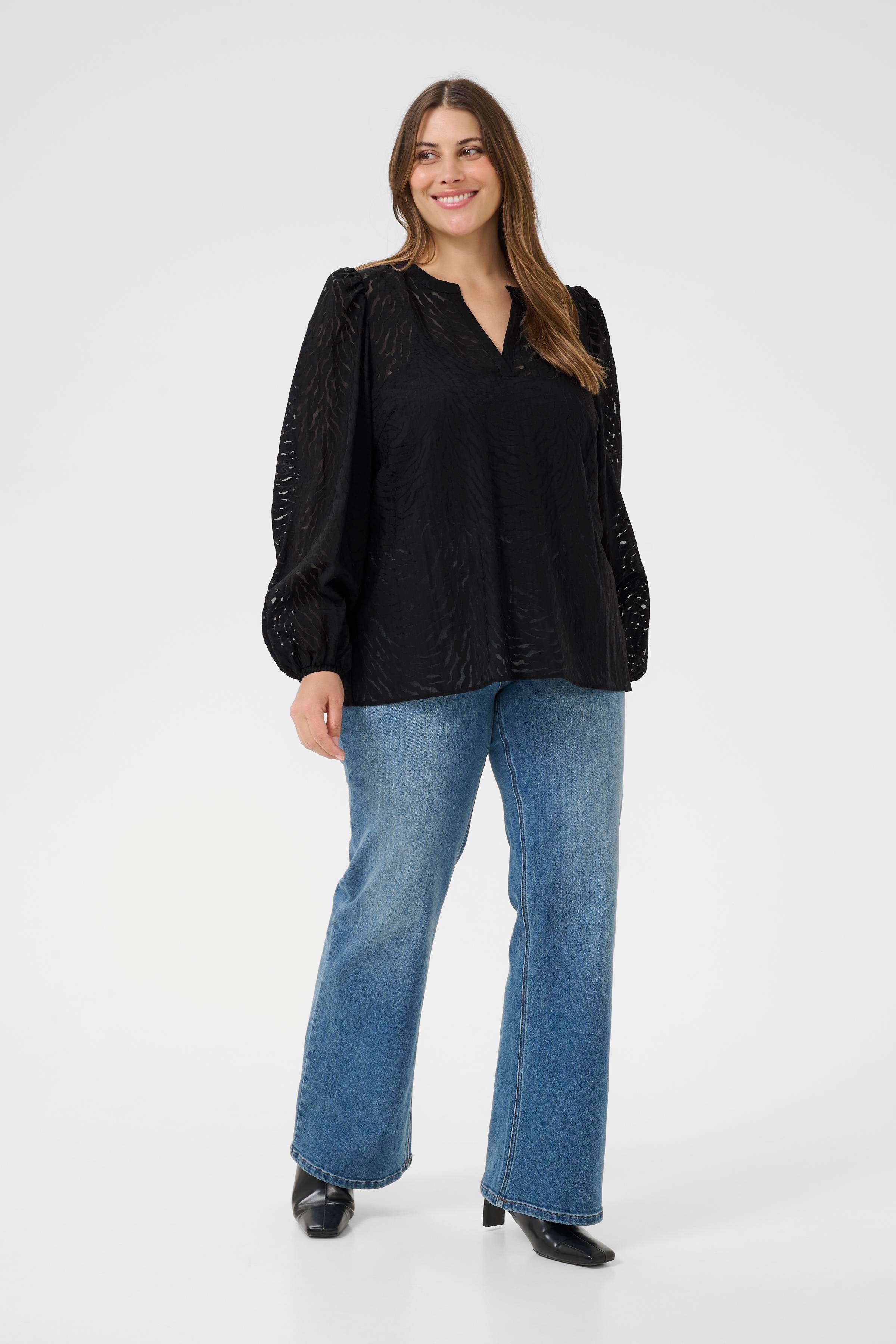 KCvianna Bluse LOOKBOOK FRONT 10583682-100121