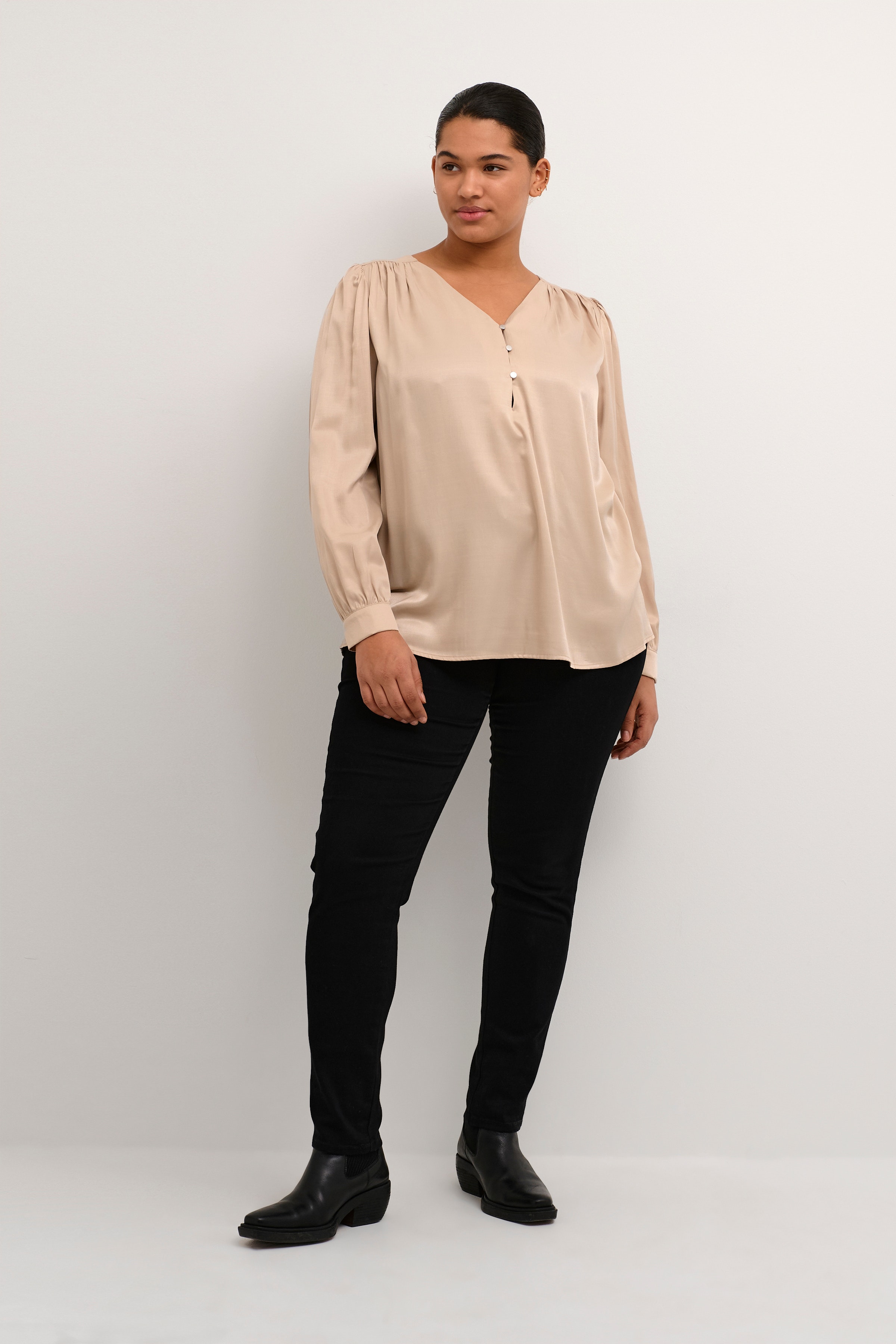 KClaurie Blouse LOOKBOOK FRONT 10581784-151305