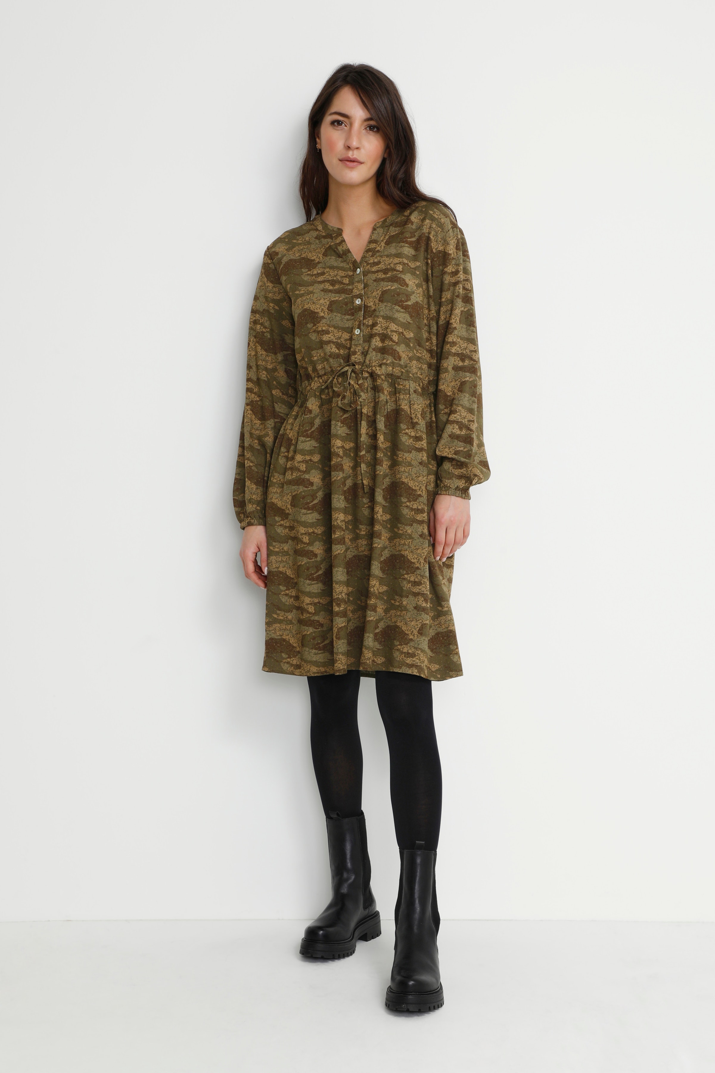 CRVimma Kleid LOOKBOOK FRONT 10610671-103391