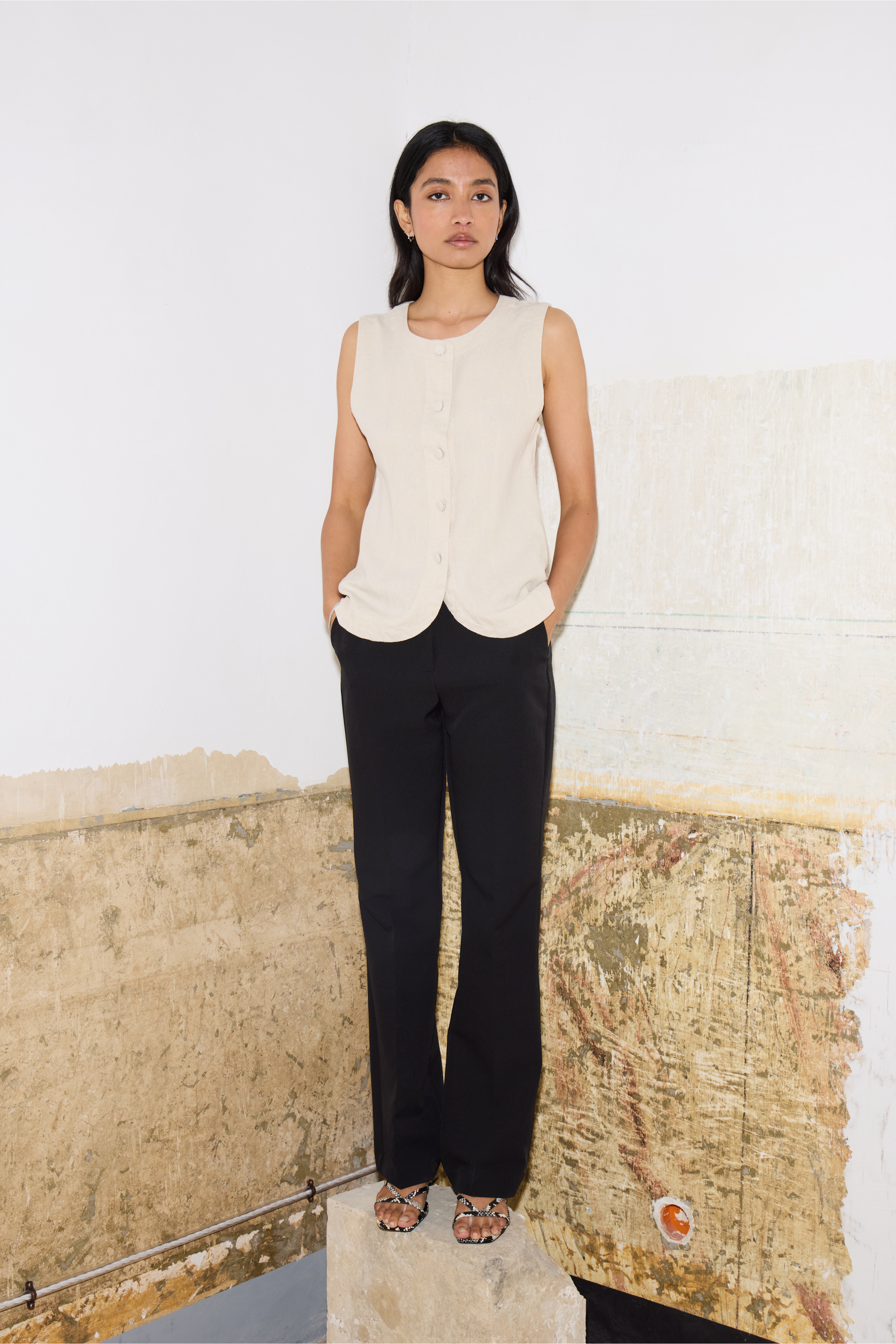 IHLEXI Trousers LOCATION NONE 20111211-194008