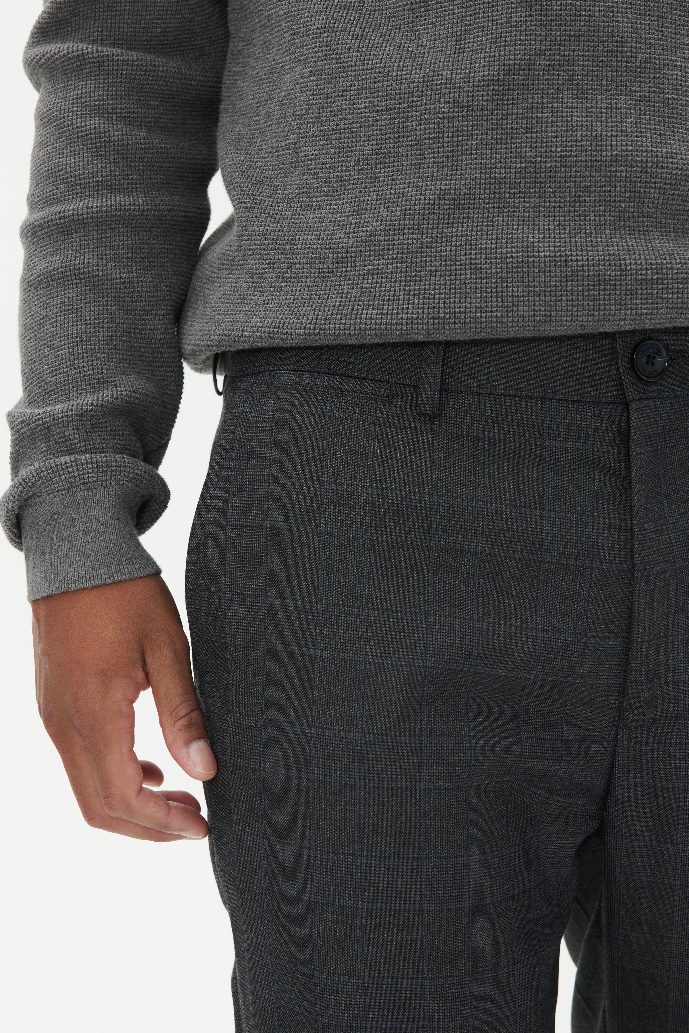 MAliam Hose LOOKBOOK DETAIL 30208715-194011