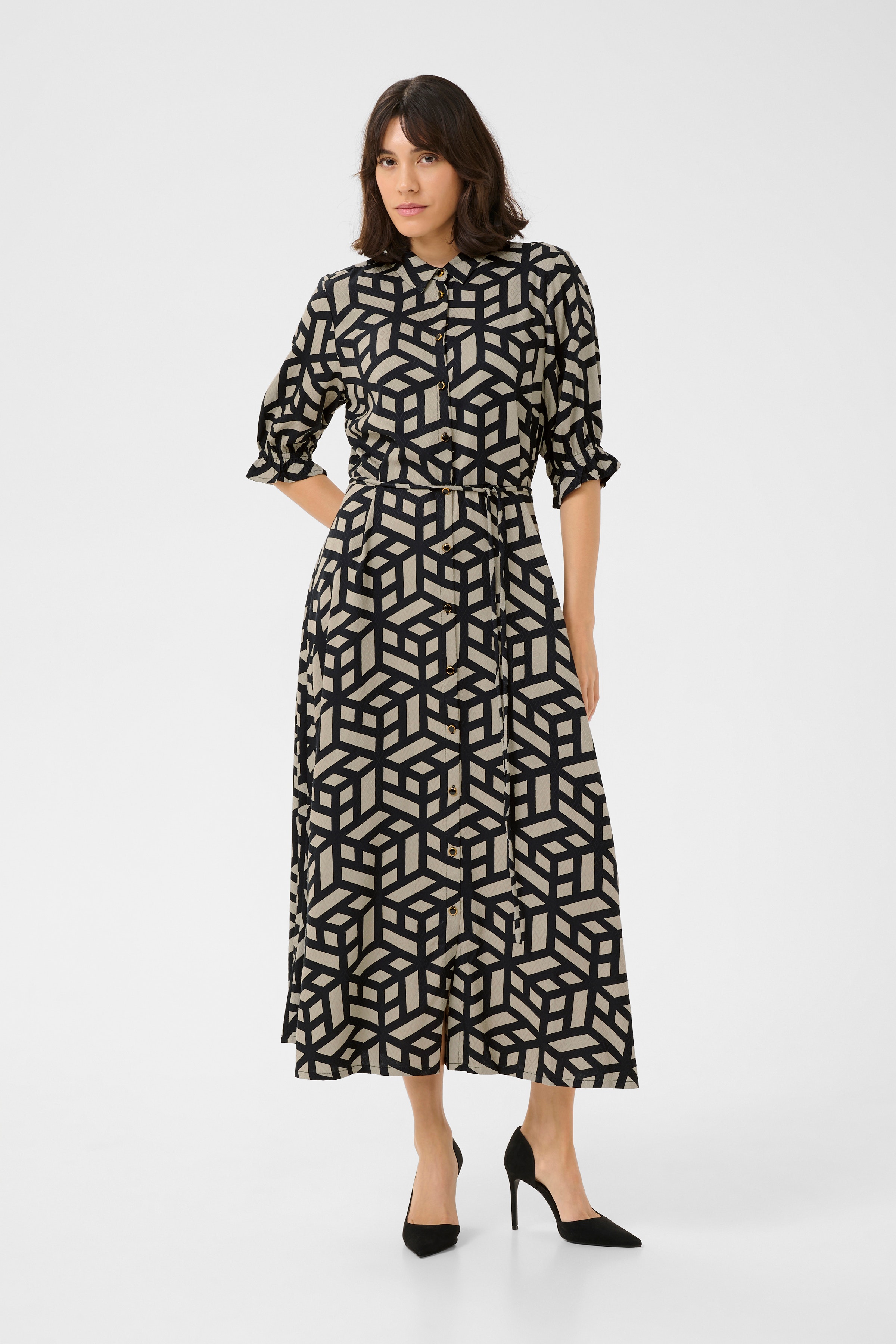 KAveronica Robe LOOKBOOK FRONT 10510188-107809