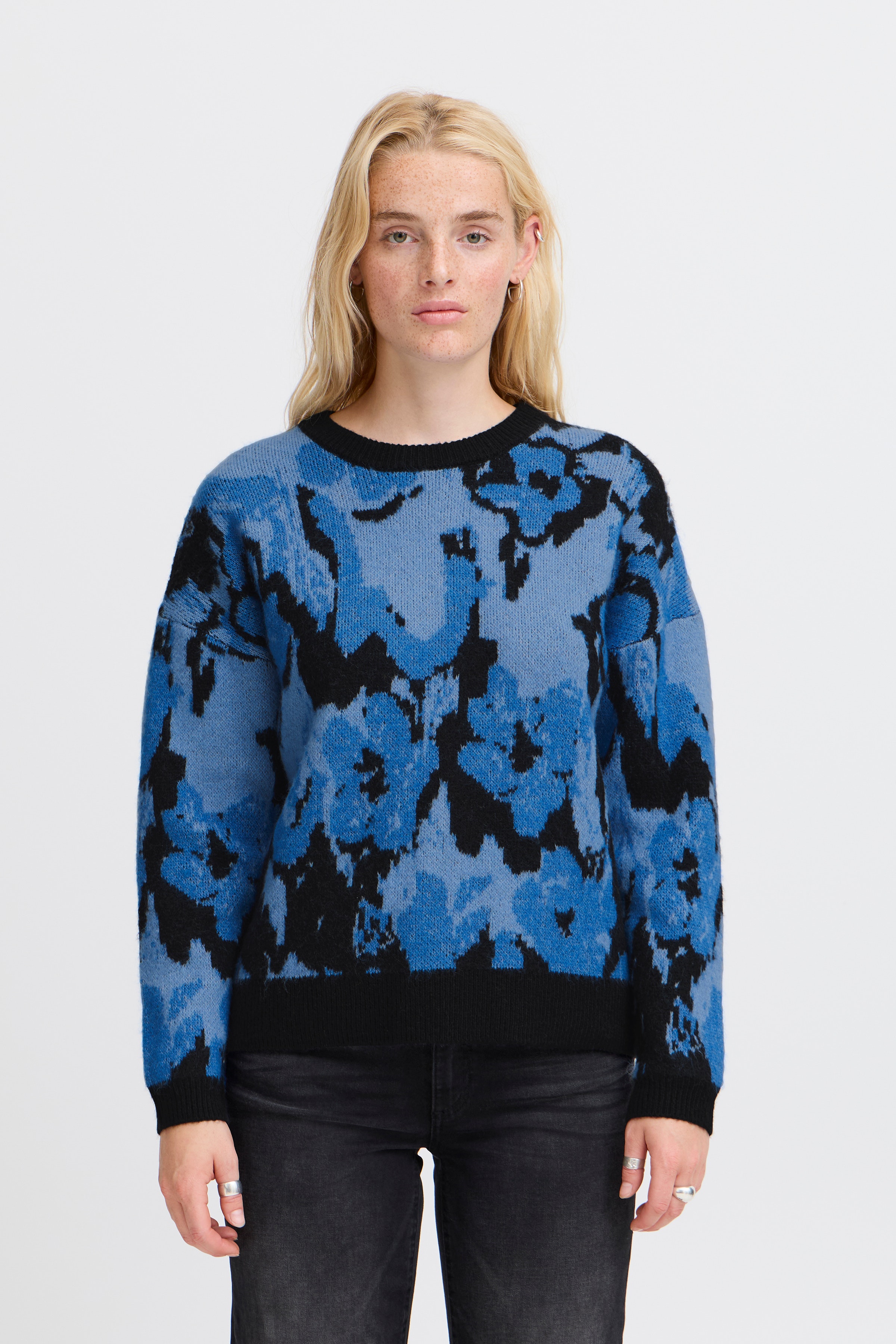 IHPOVOKE Pullover LOOKBOOK FRONT 20121878-184051