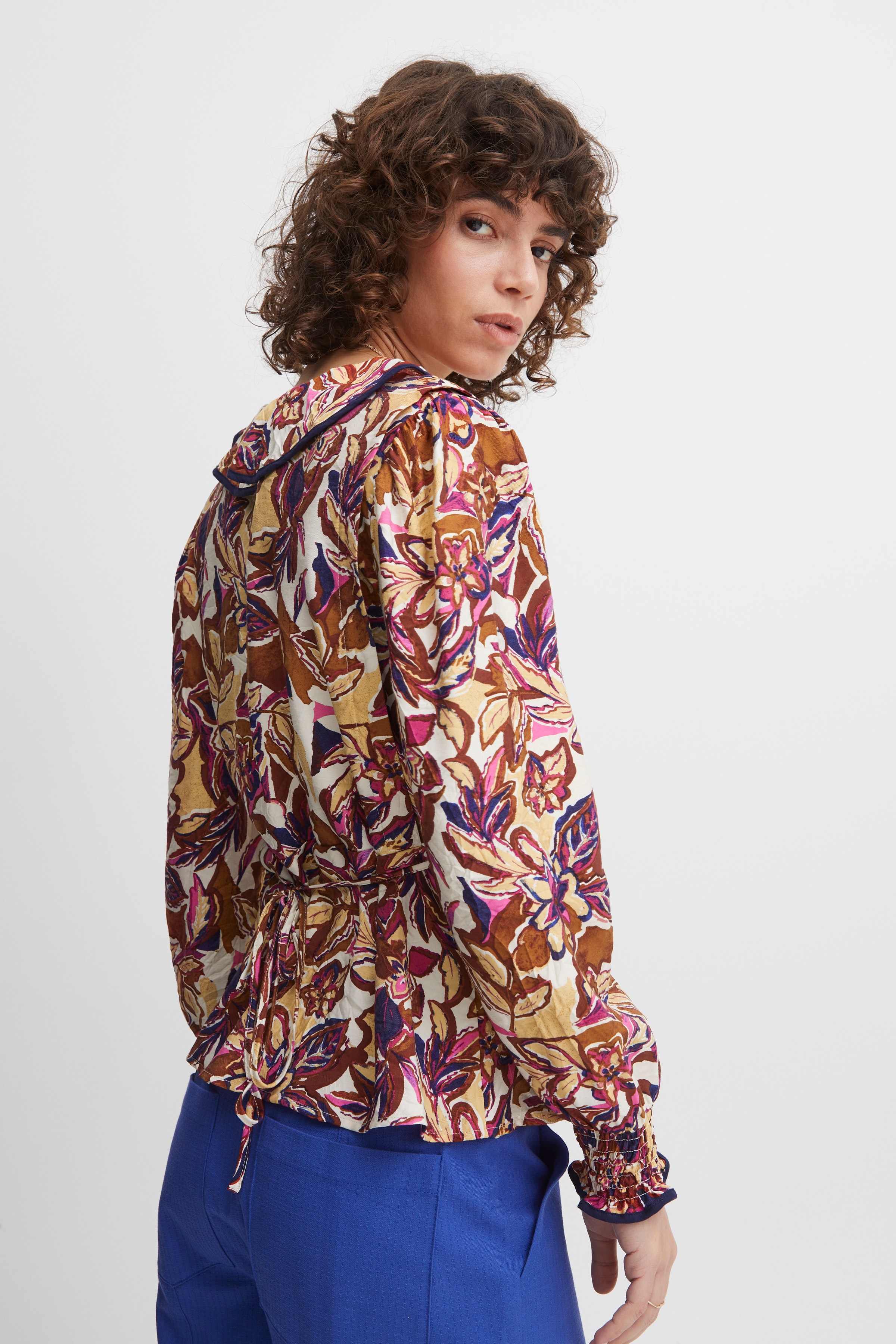 IRNELSON Blouse LOOKBOOK BACK 20117848-191536