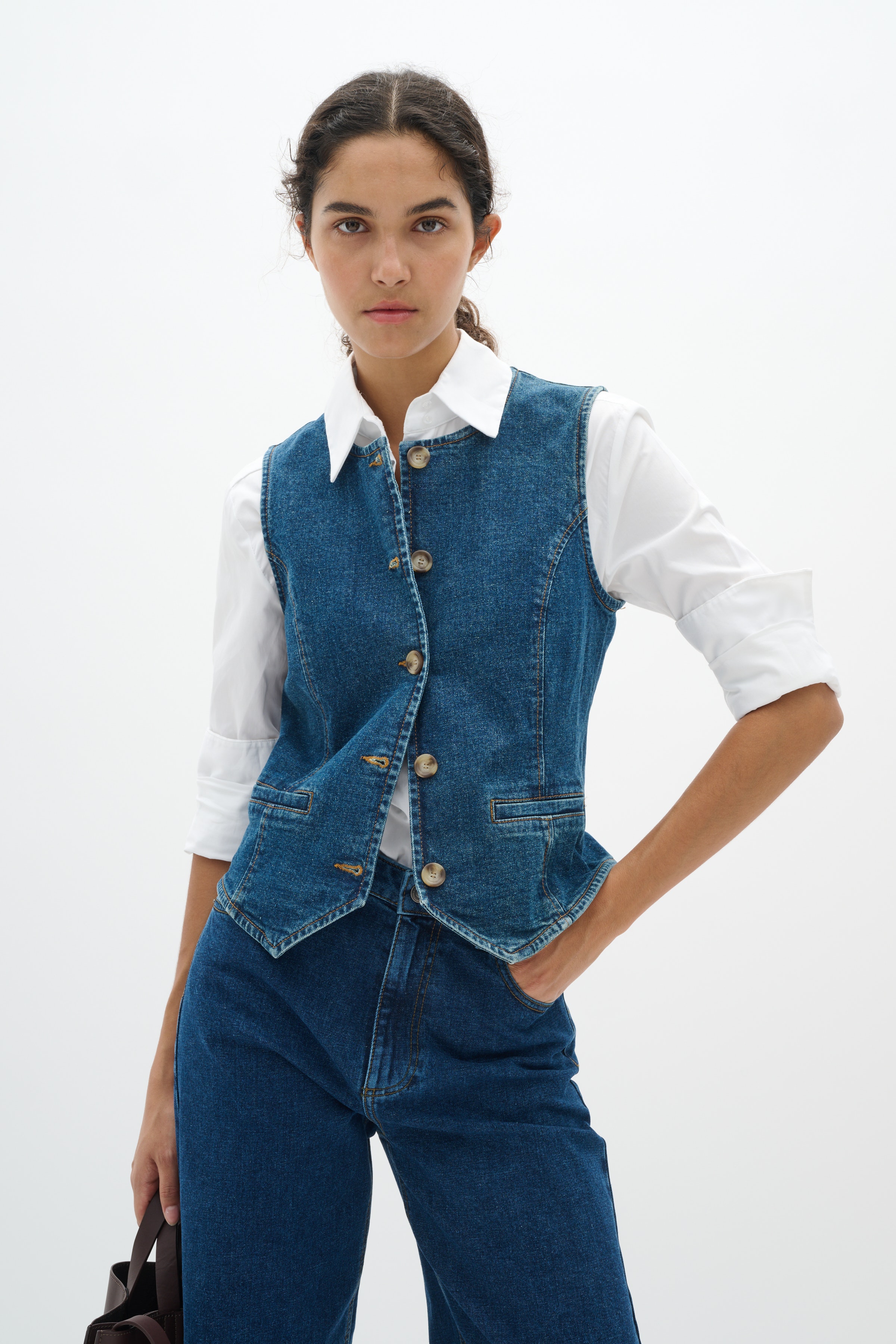 SalineIW Waistcoat LOOKBOOK FRONT 30110317-303349