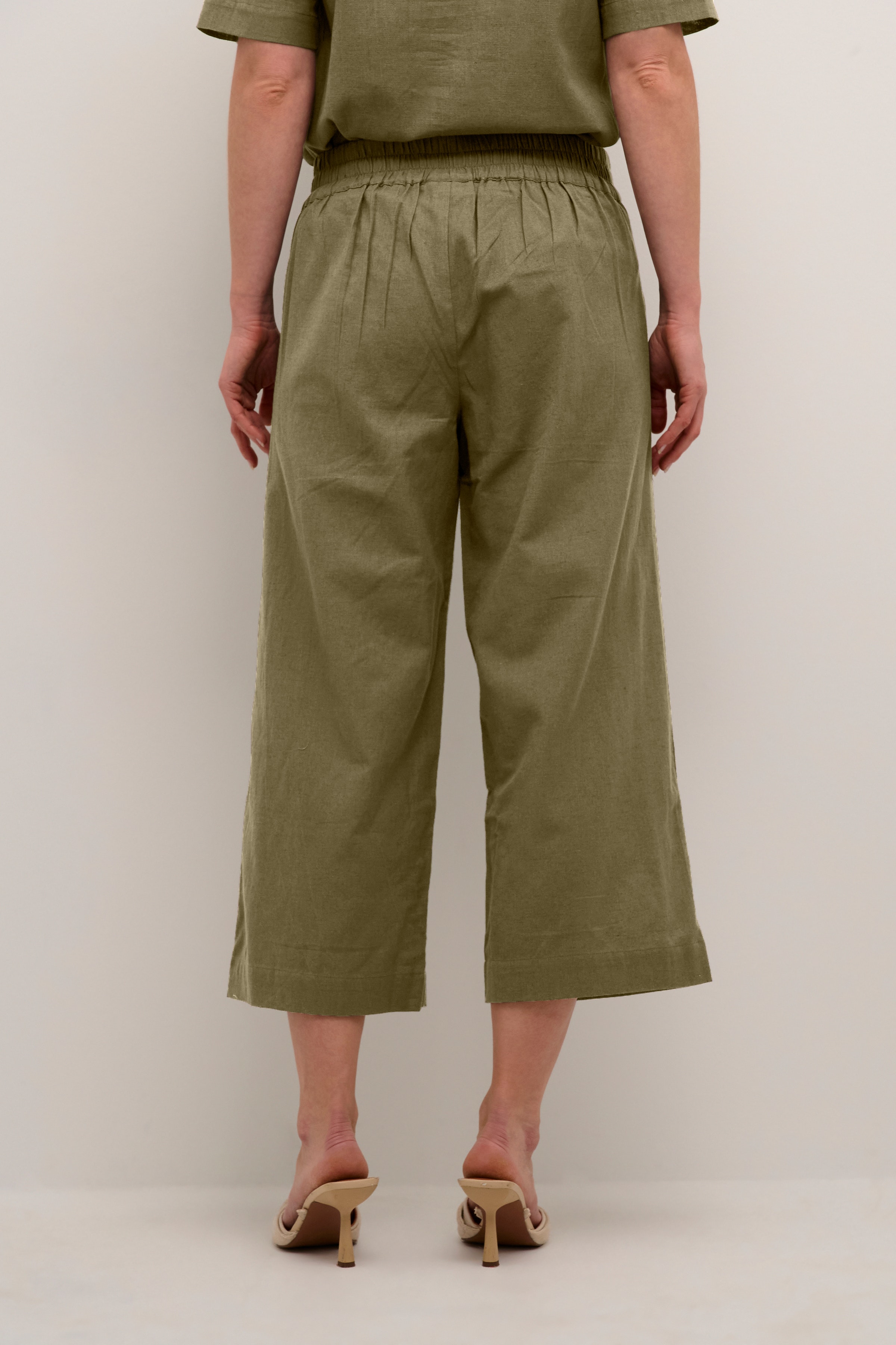 BPkia Trousers LOOKBOOK BACK 10590416-180521B