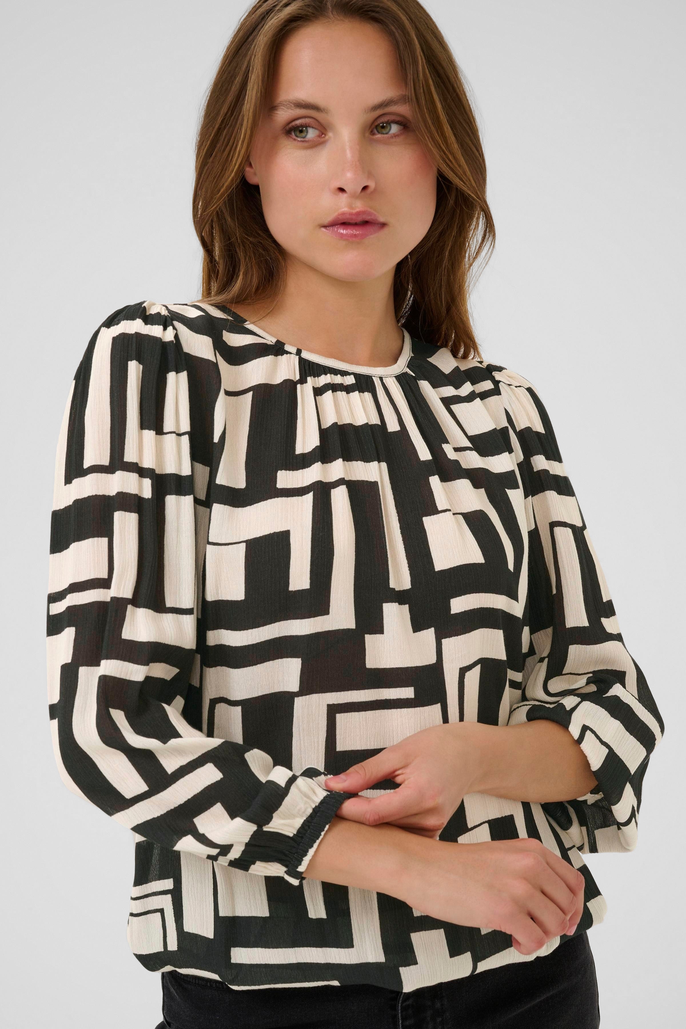 KAlorina Blouse LOOKBOOK DETAIL 10510737-108219