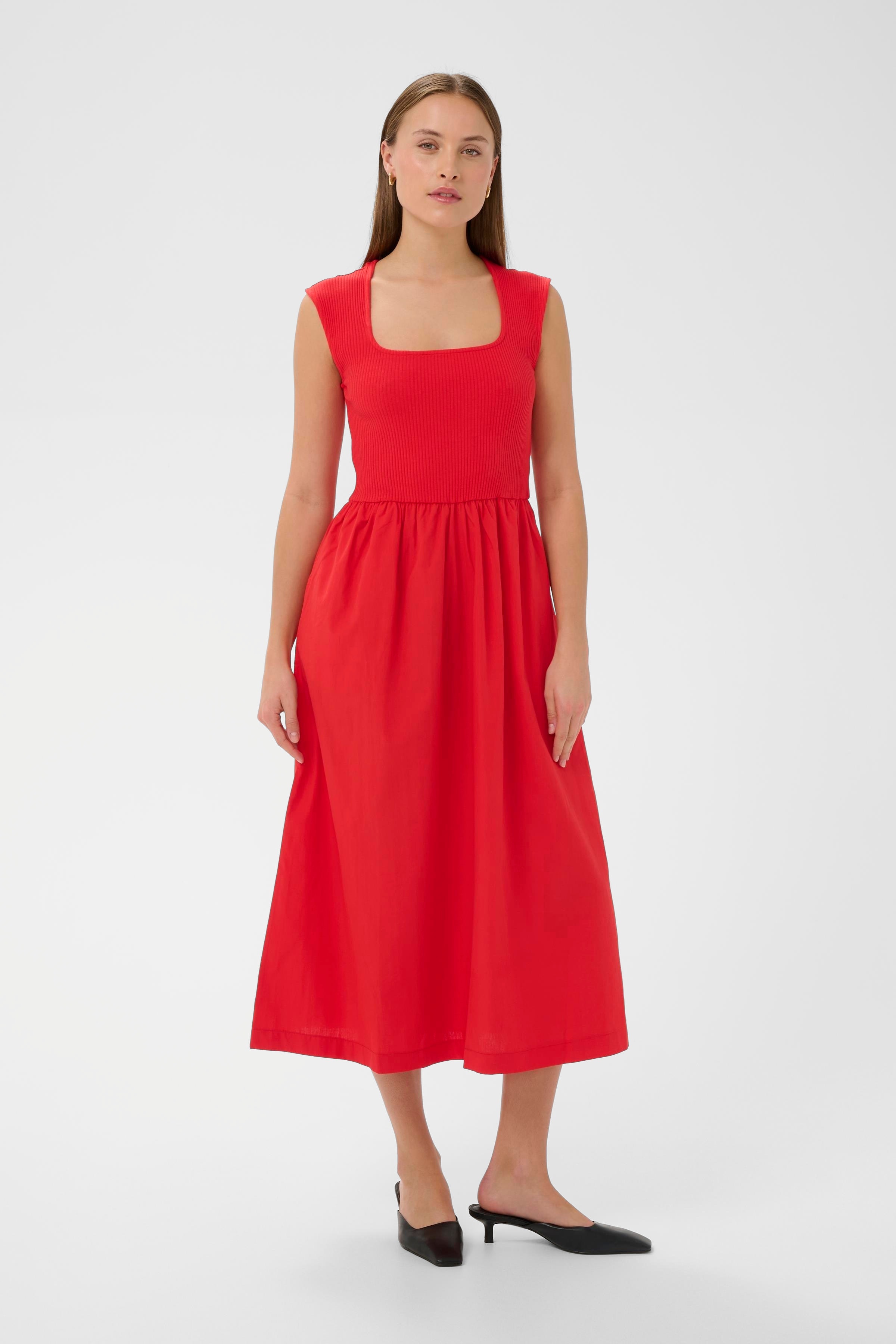 SLSimone Jurk LOOKBOOK FRONT 30407490-181659