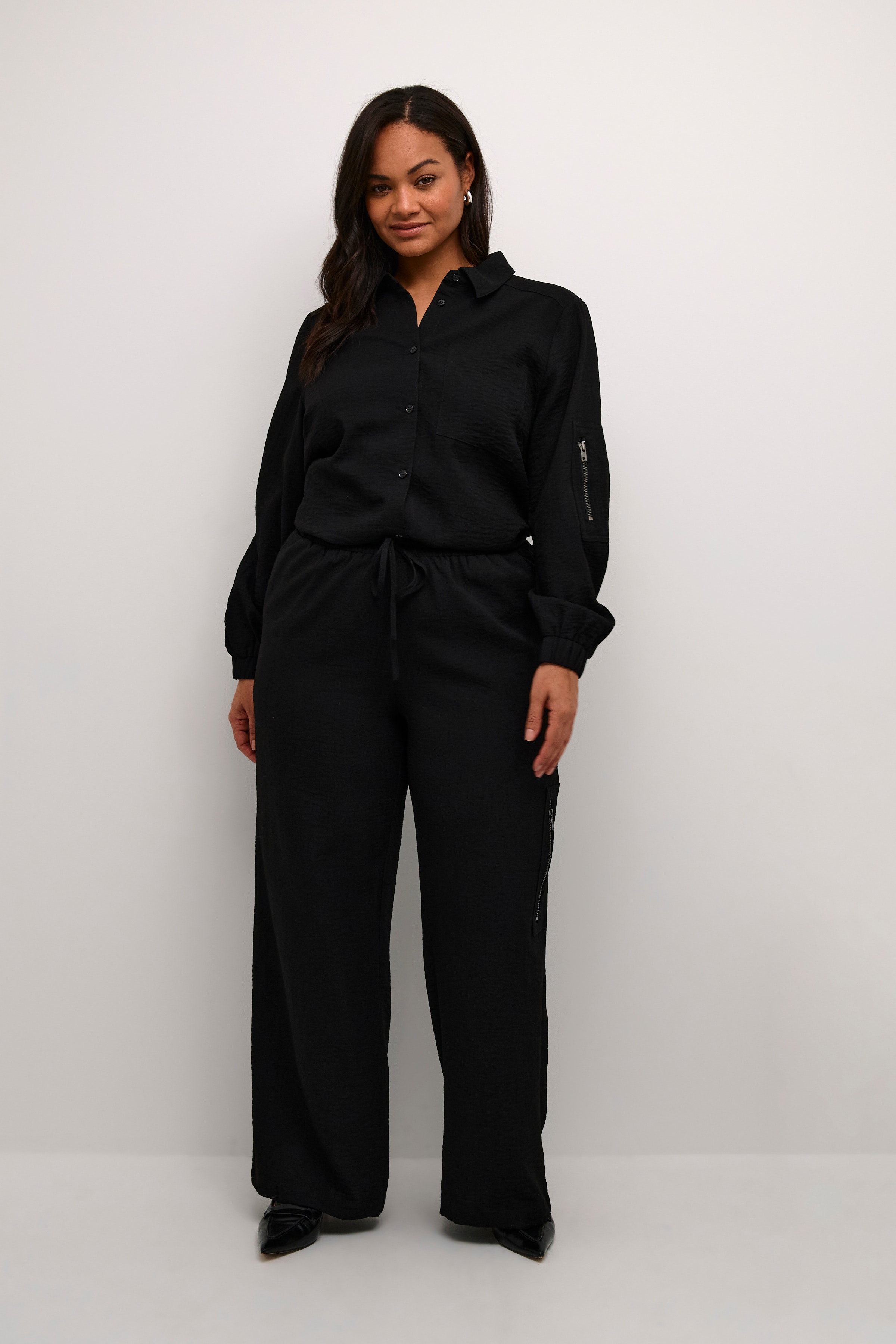 KCbella Trousers LOOKBOOK FRONT 10582406-100121