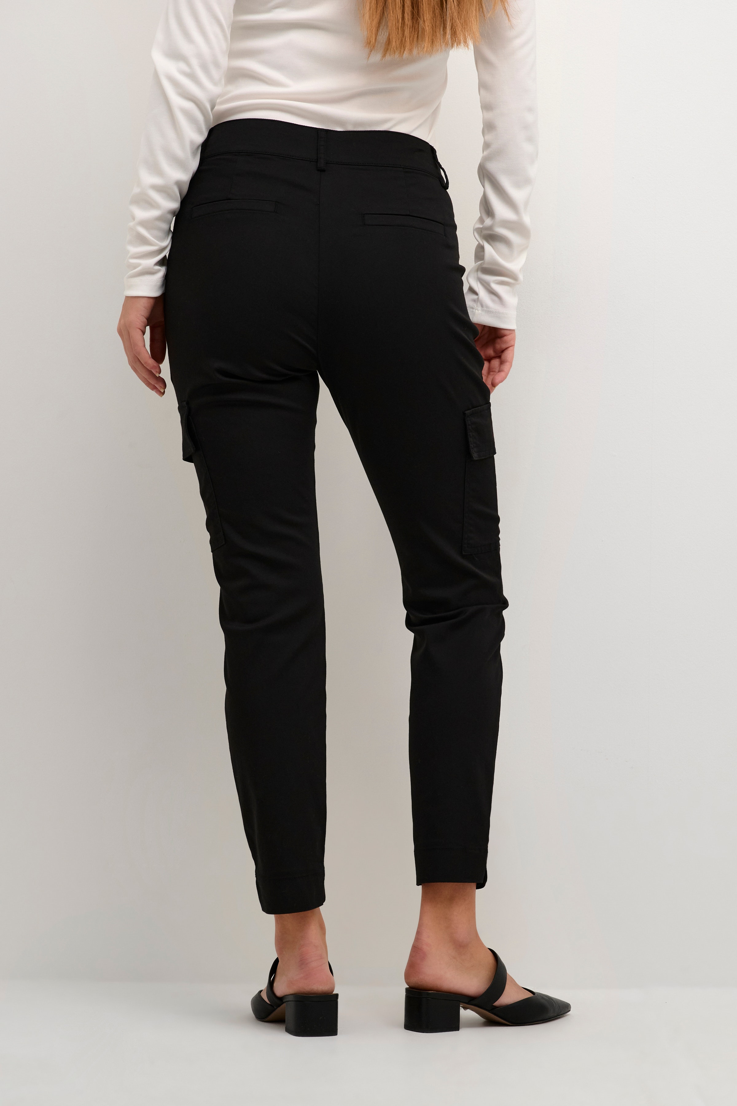 KAlea Pocket Pants LOOKBOOK BACK 10507855-100121