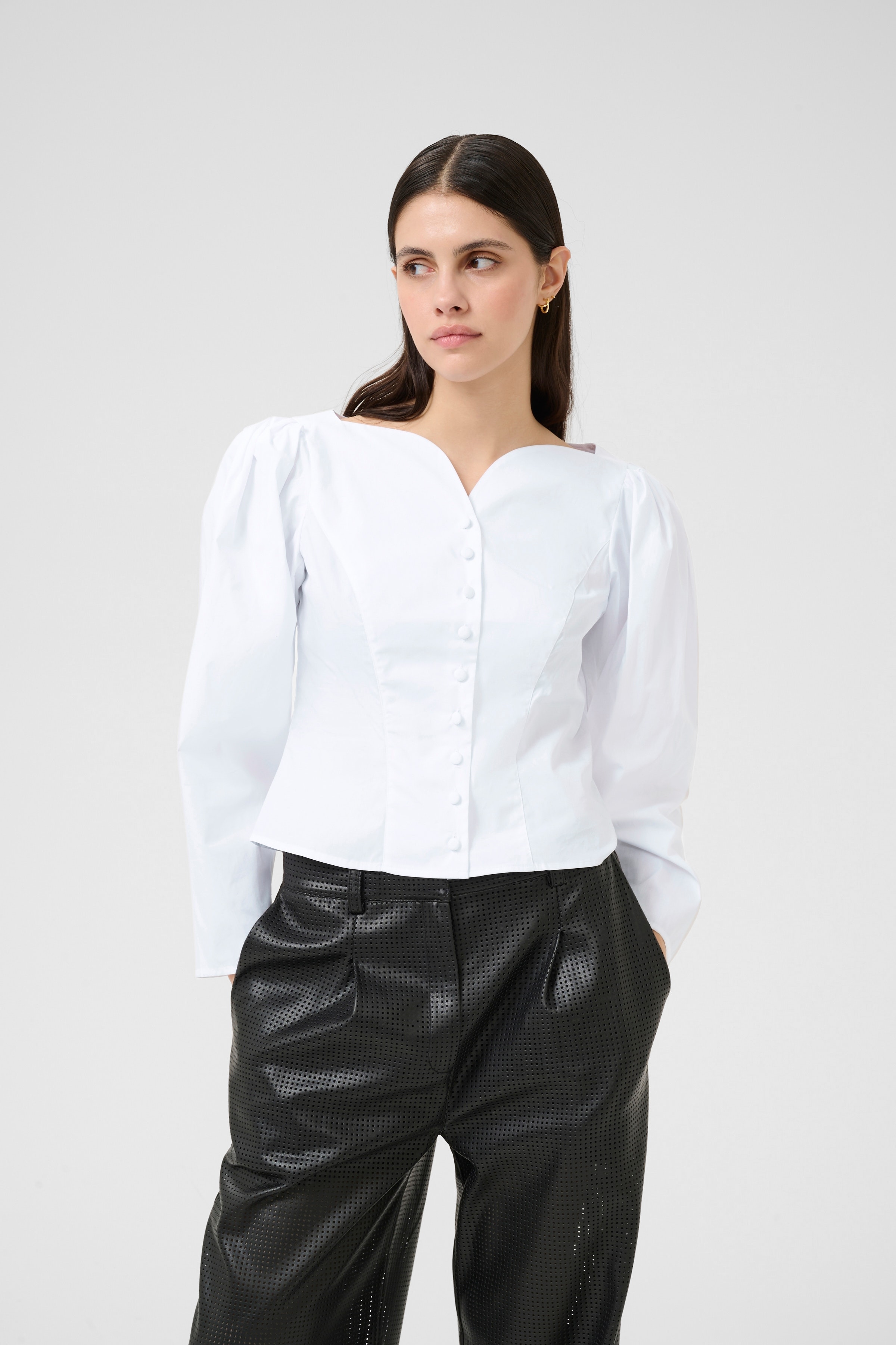 KBClaudia Shirt LOOKBOOK FRONT 10105752-110601