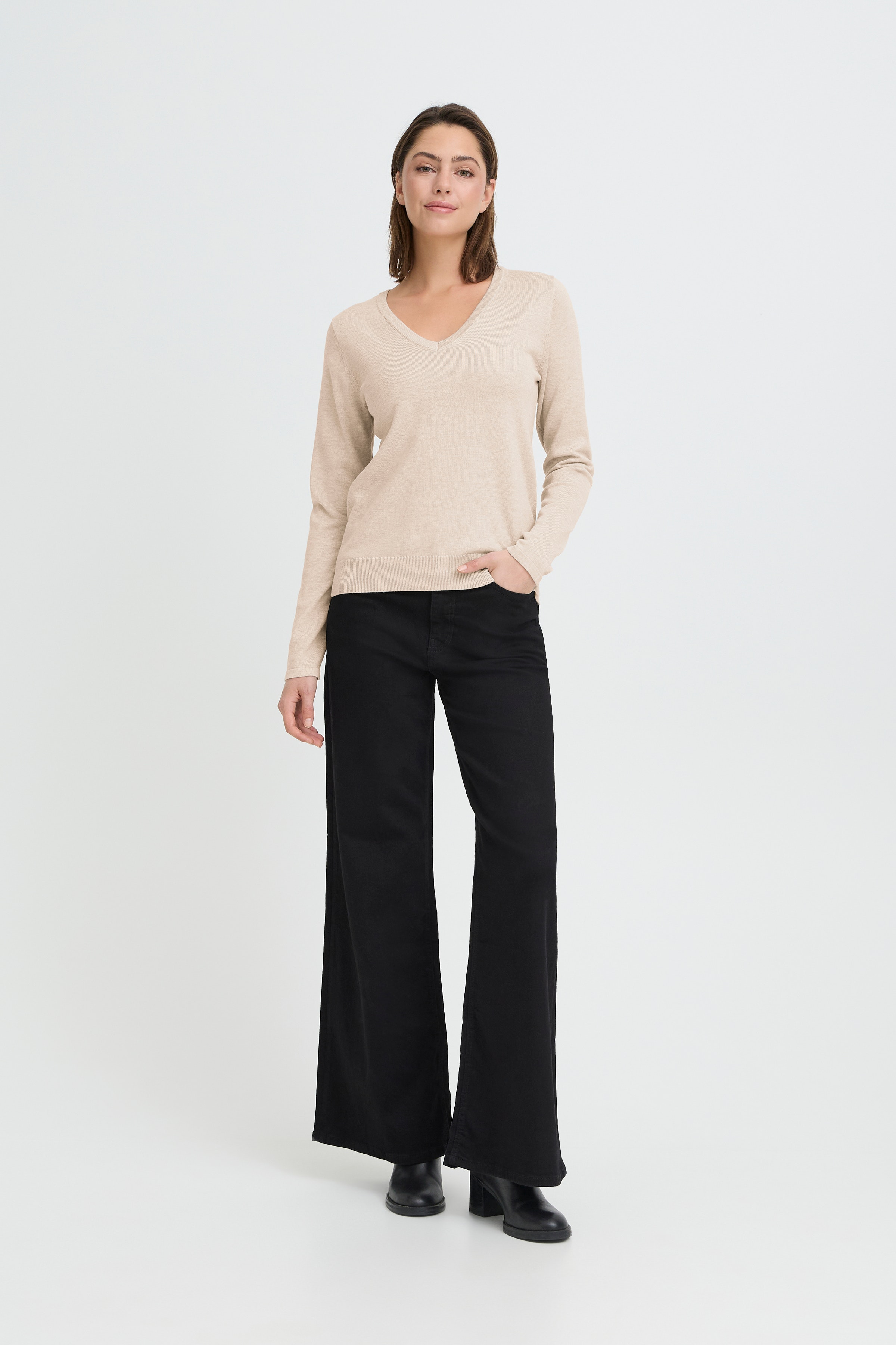 IHLULS V-Neck Pullover LOOKBOOK FRONT 20125815-1304011
