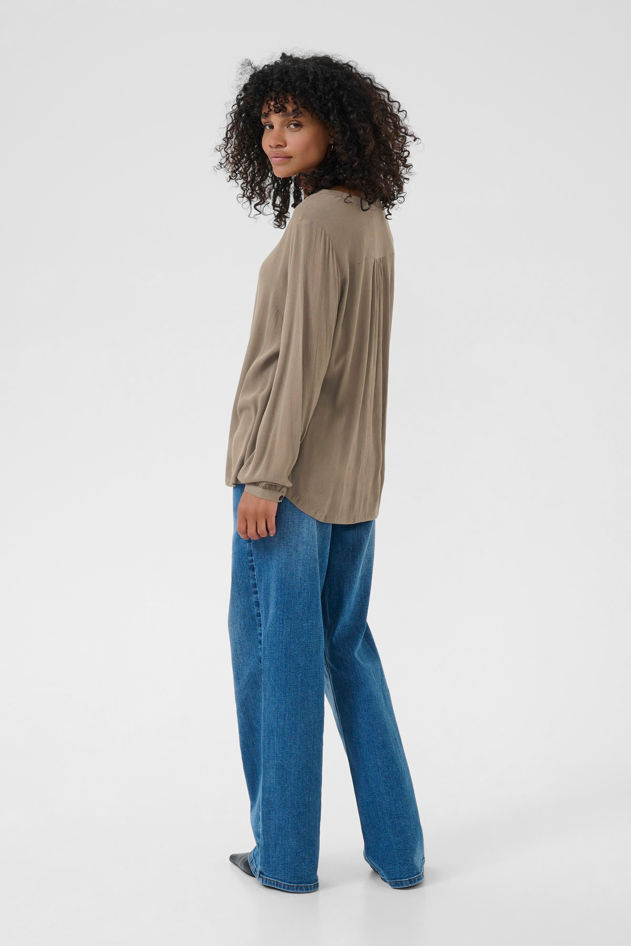 KAamber Bluse LOOKBOOK BACK 501032-190808