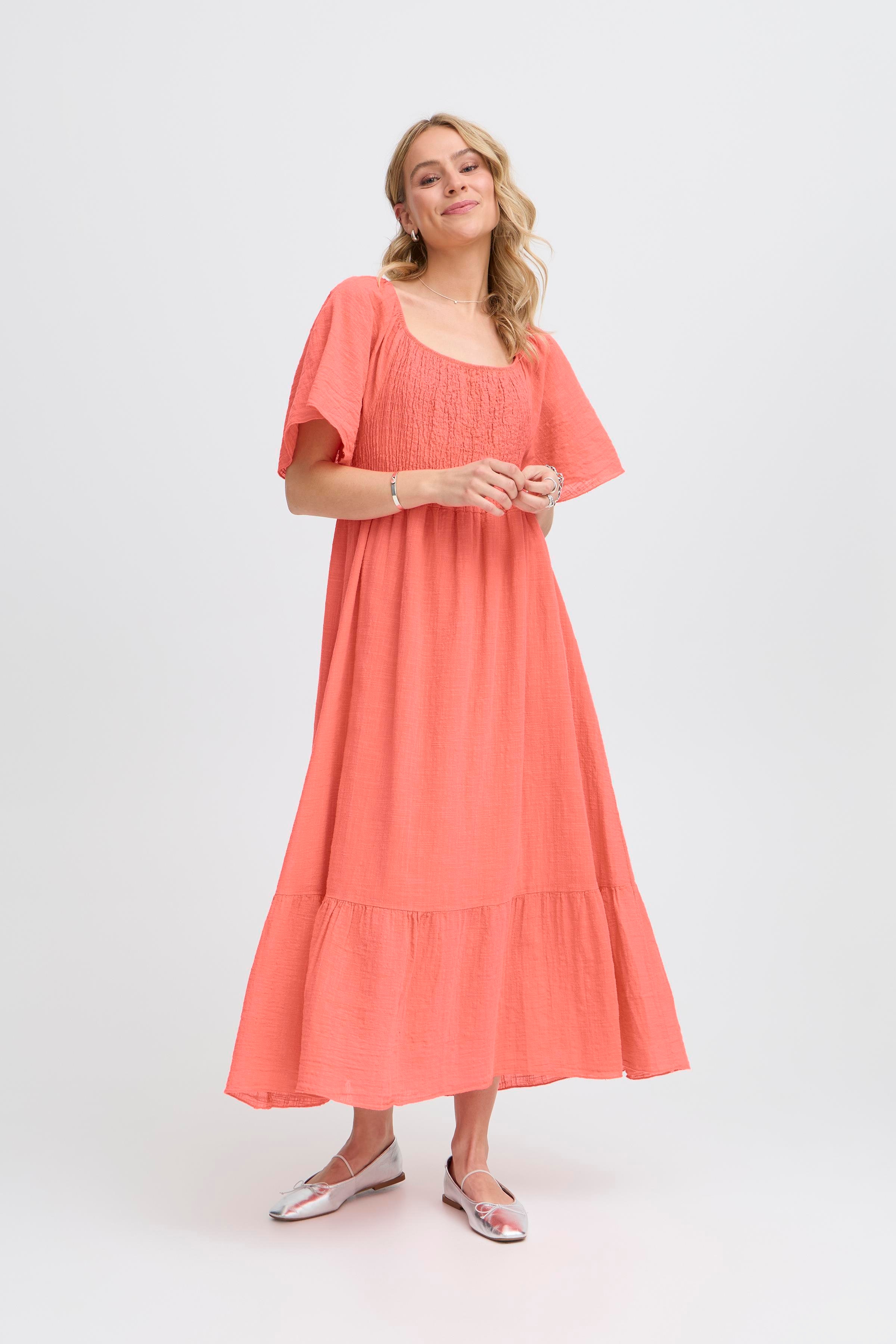 SBALEXA Kjole LOOKBOOK FRONT 22100929-161546