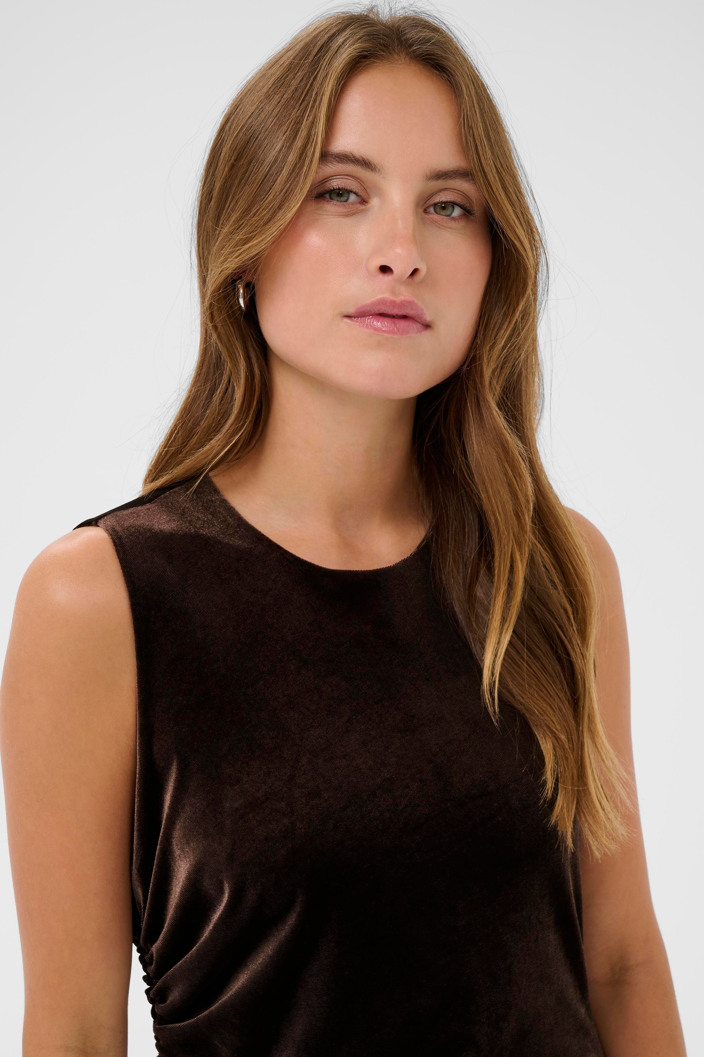 KAkelly Kjole LOOKBOOK DETAIL 10510910-191111