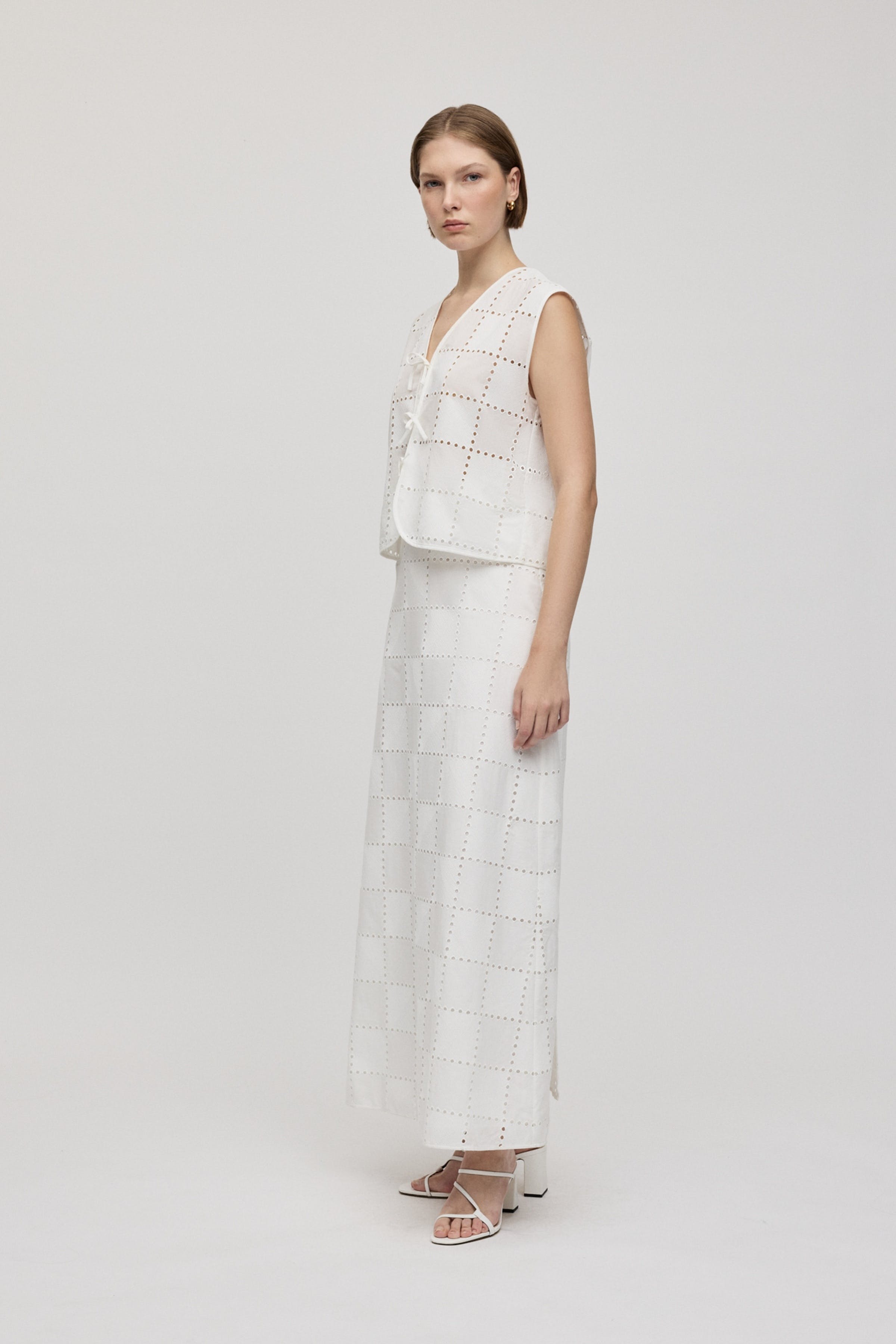 SAMANTHA Skjørt LOOKBOOK FRONT 30600529-WH010