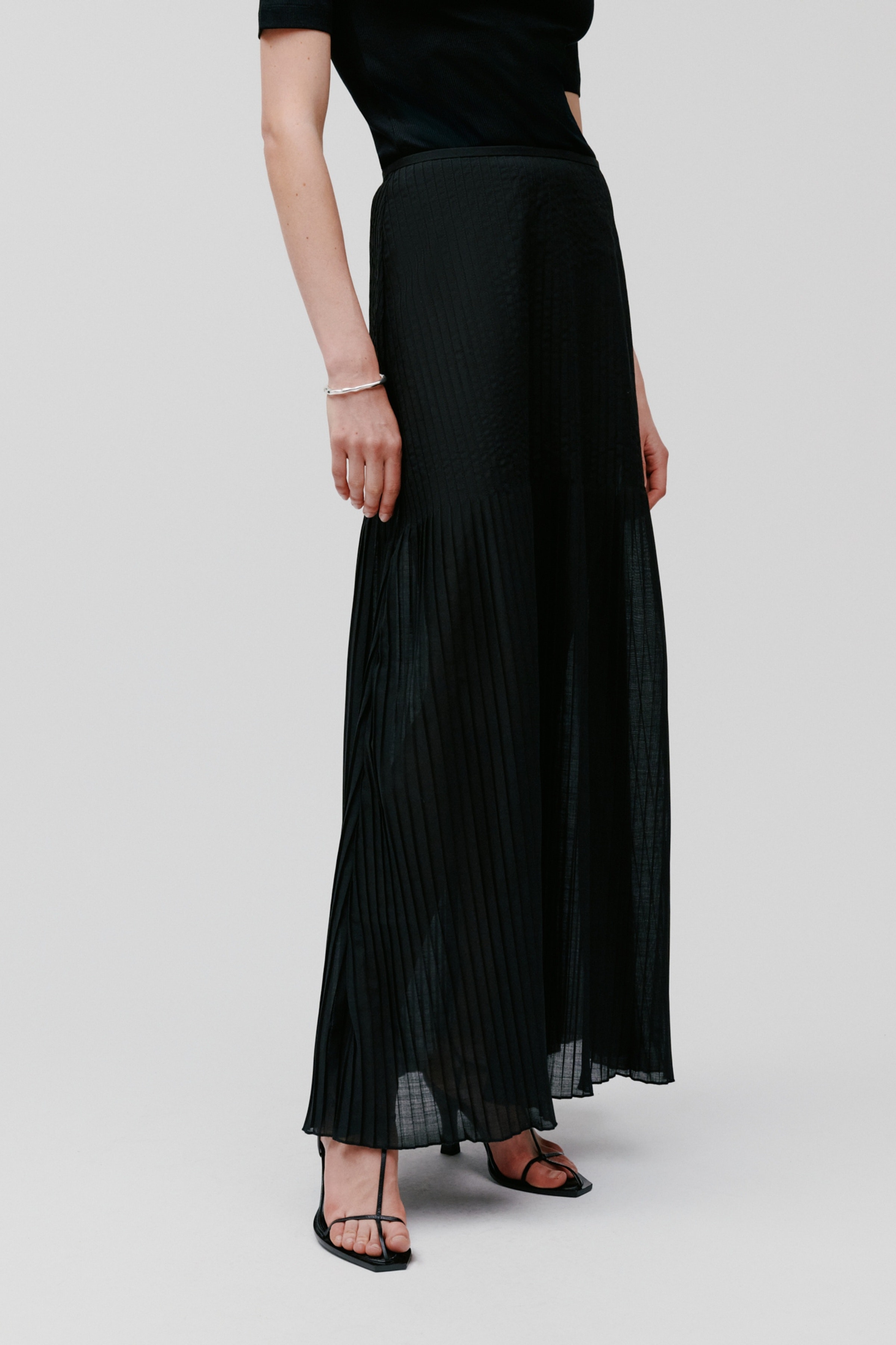 SALENA Skjørt LOOKBOOK FRONT 30600740-BK999