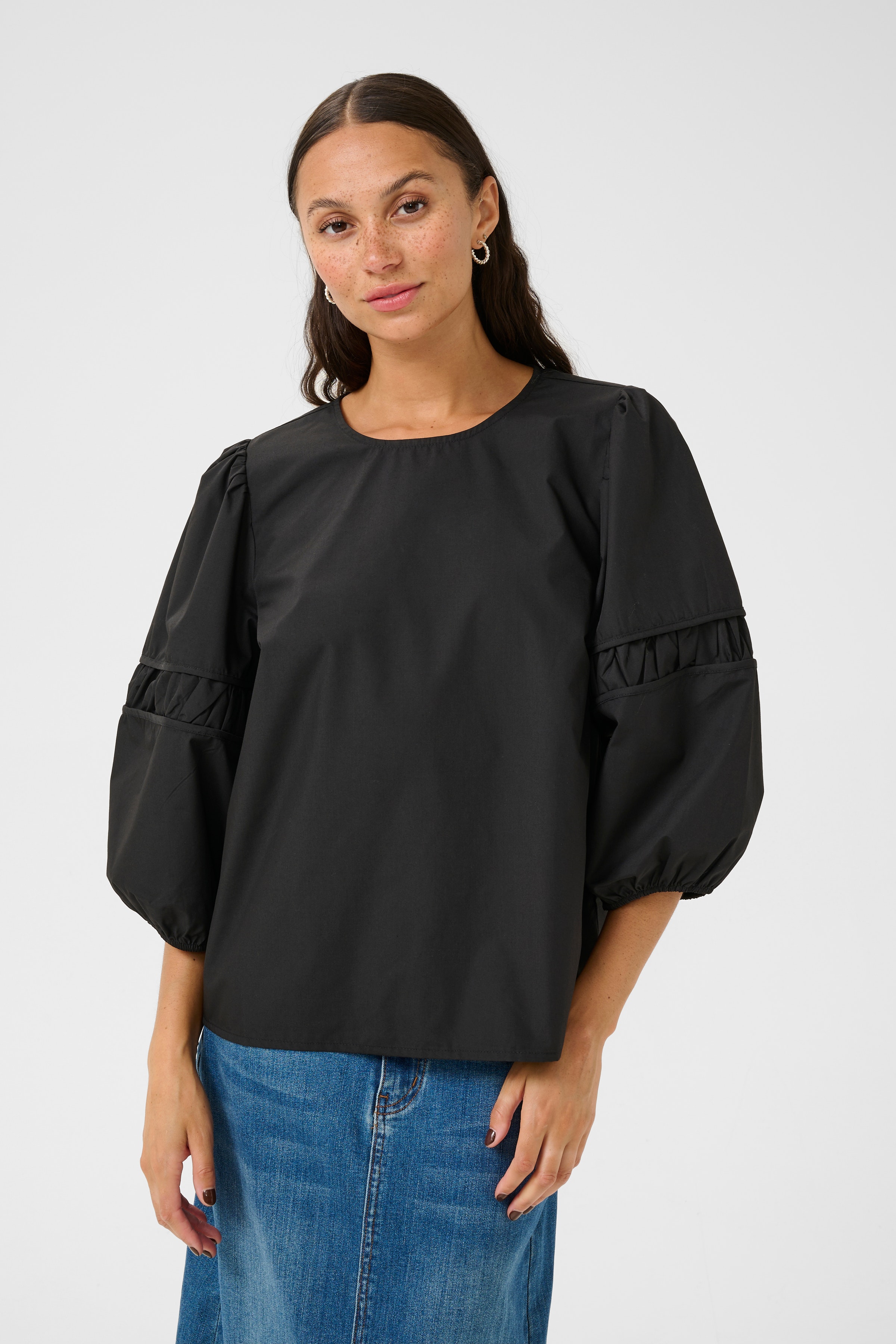 KAemma Blouse LOOKBOOK FRONT 10509425-100121