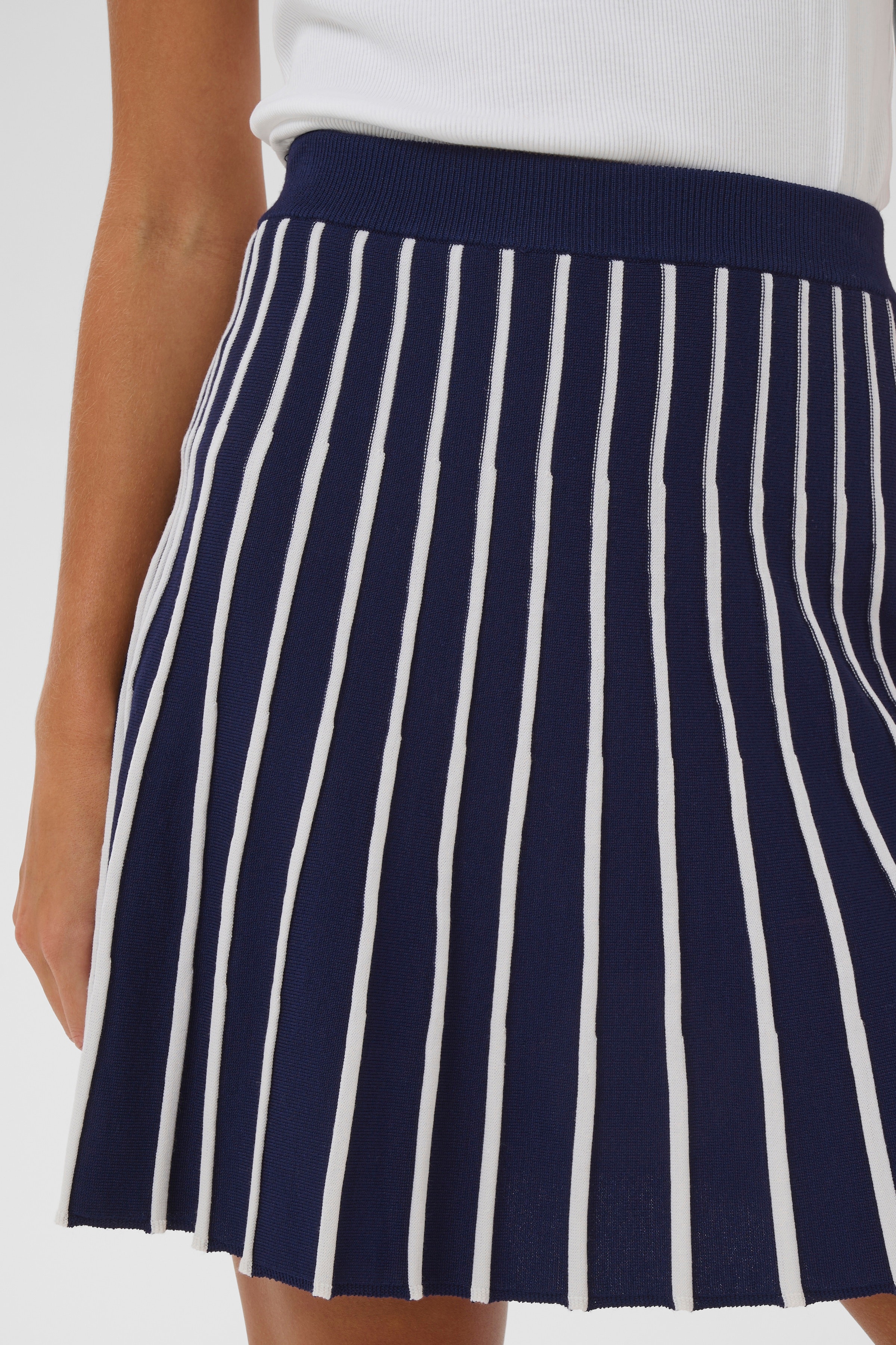 MildaSZ Skirt LOOKBOOK BACK 30514527-193812