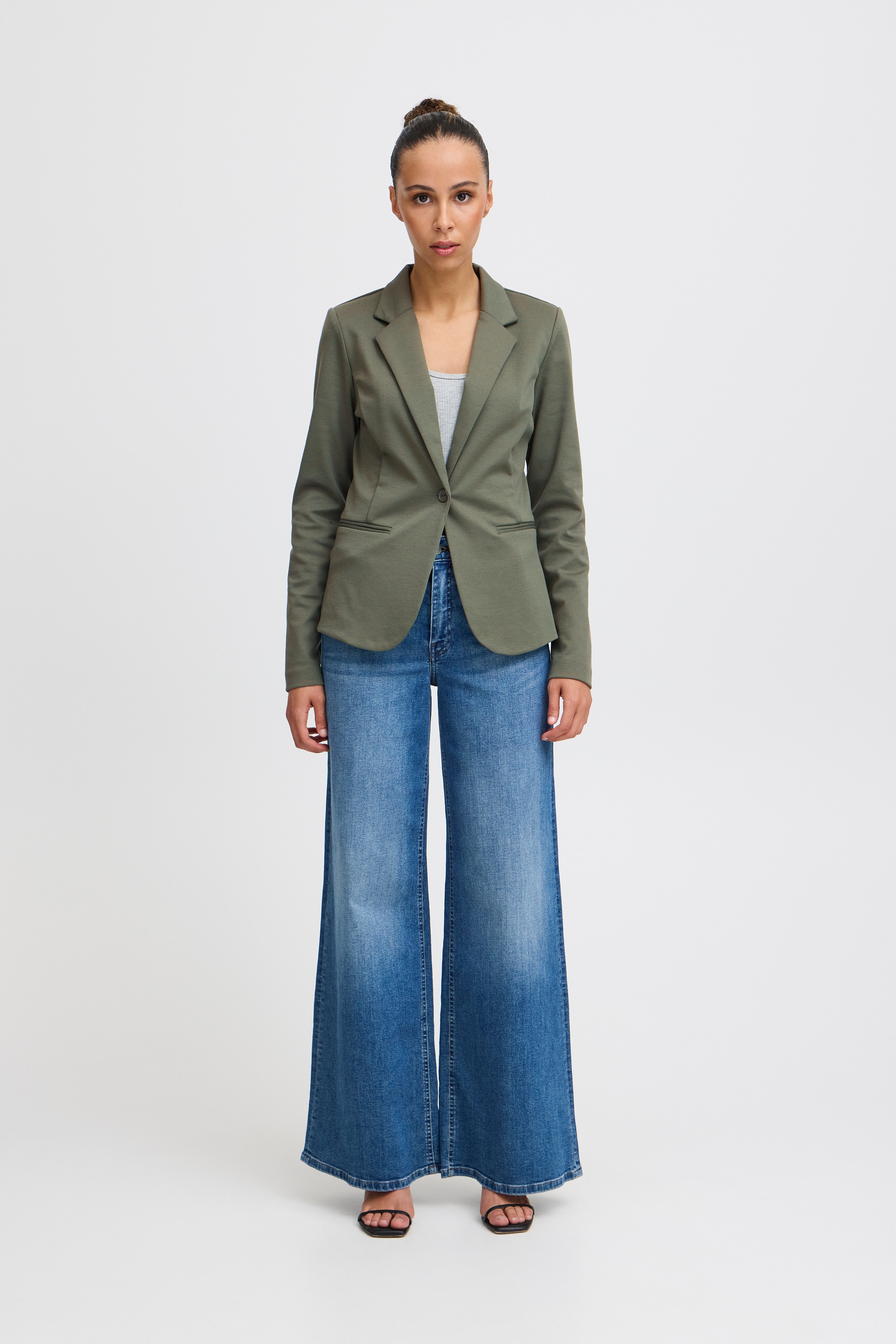 IHKATE Blazer LOOKBOOK FRONT 20101801-190309