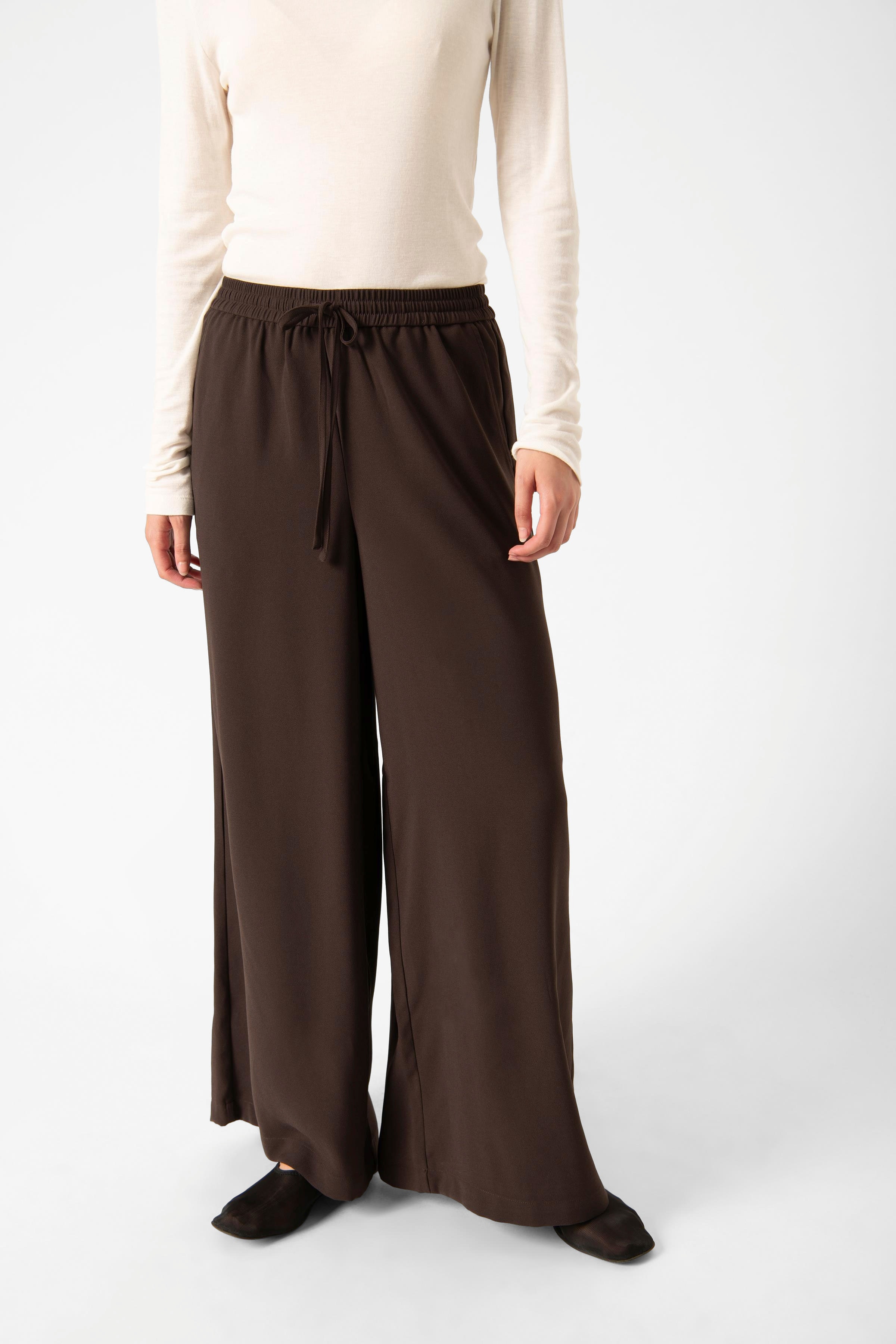 SLShirley Hose LOOKBOOK FRONT 30408448-191109