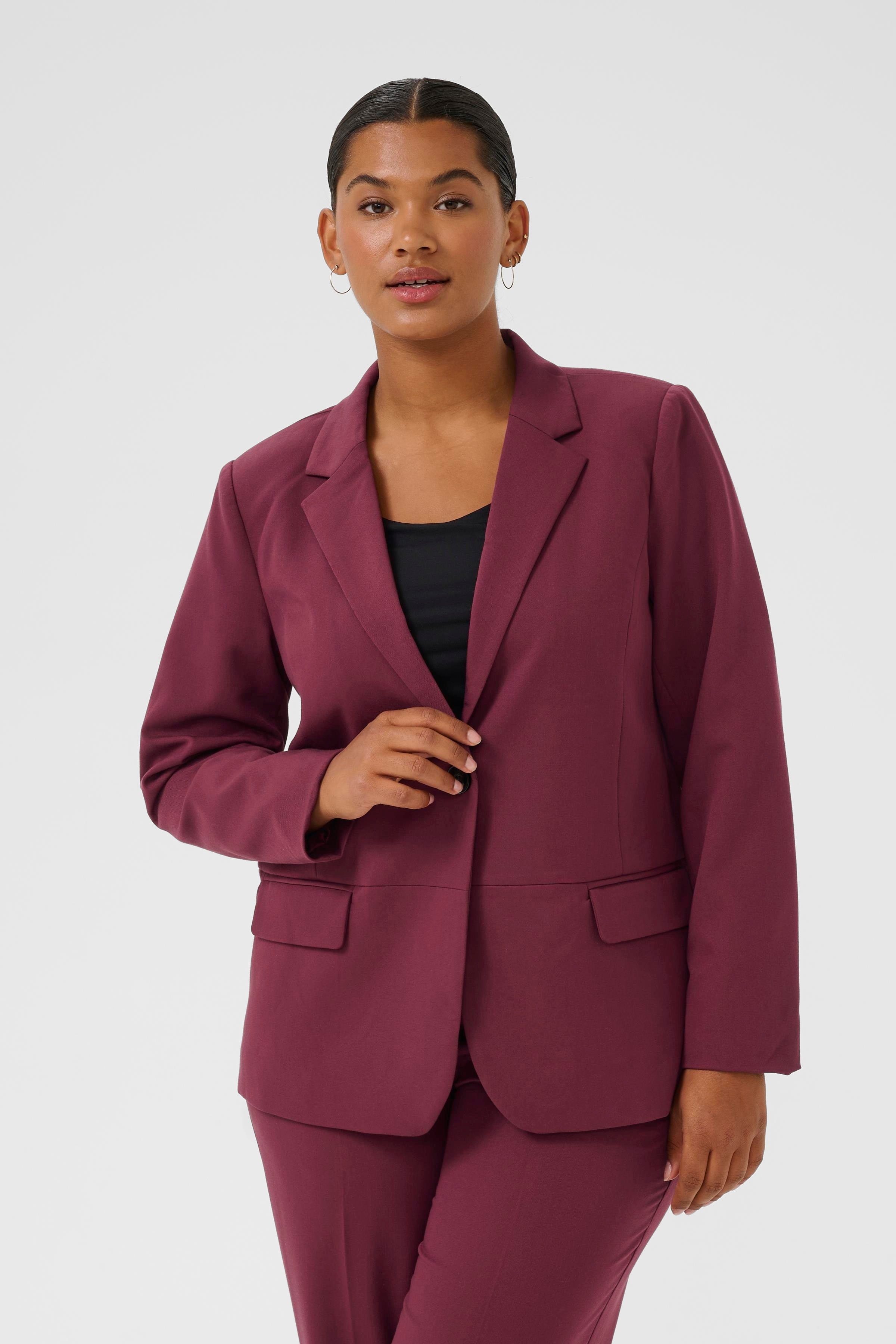 KCsakira Blazer LOOKBOOK FRONT 10580933-191528
