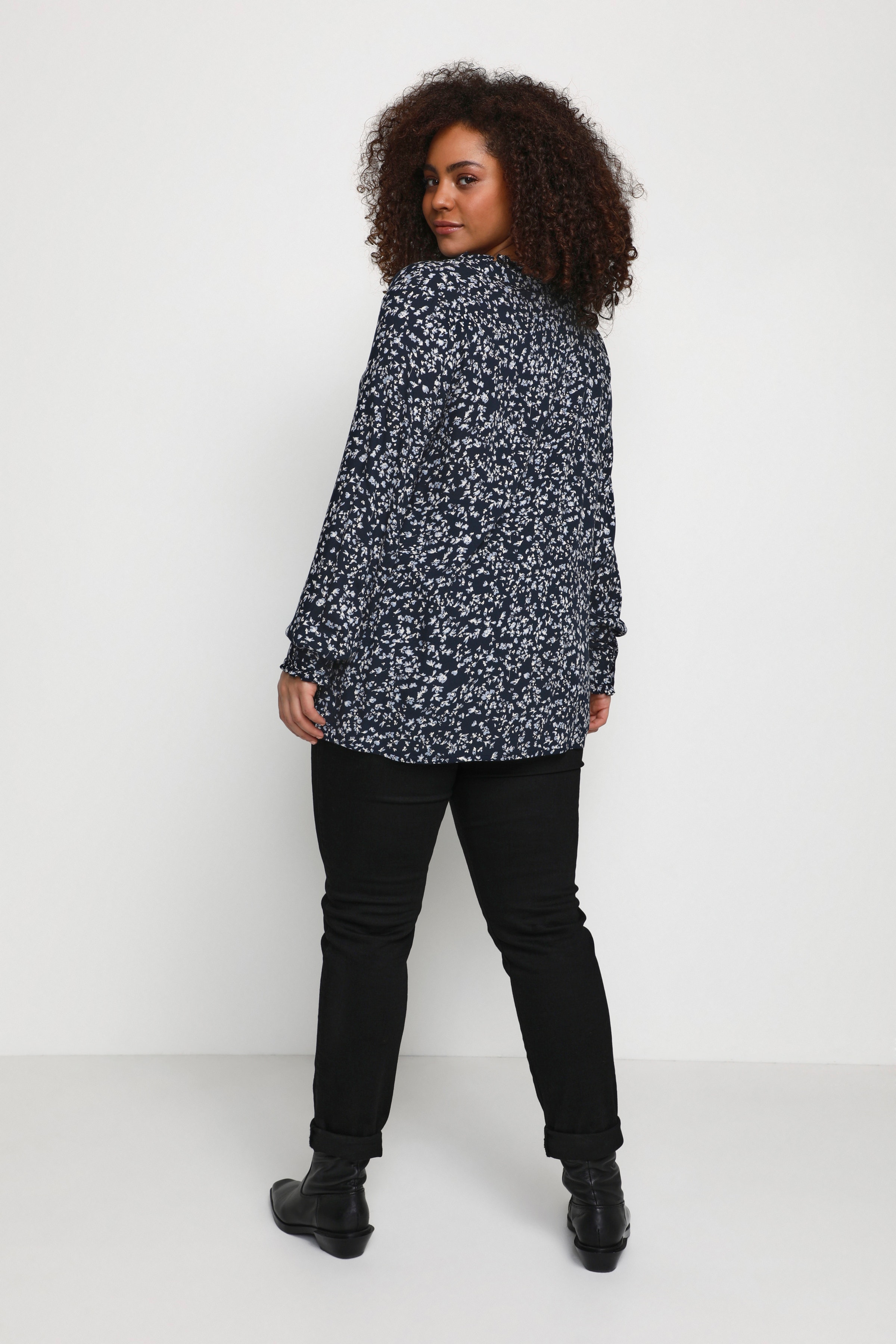 KCviba Blouse with long sleeve LOOKBOOK BACK 10581015-103190