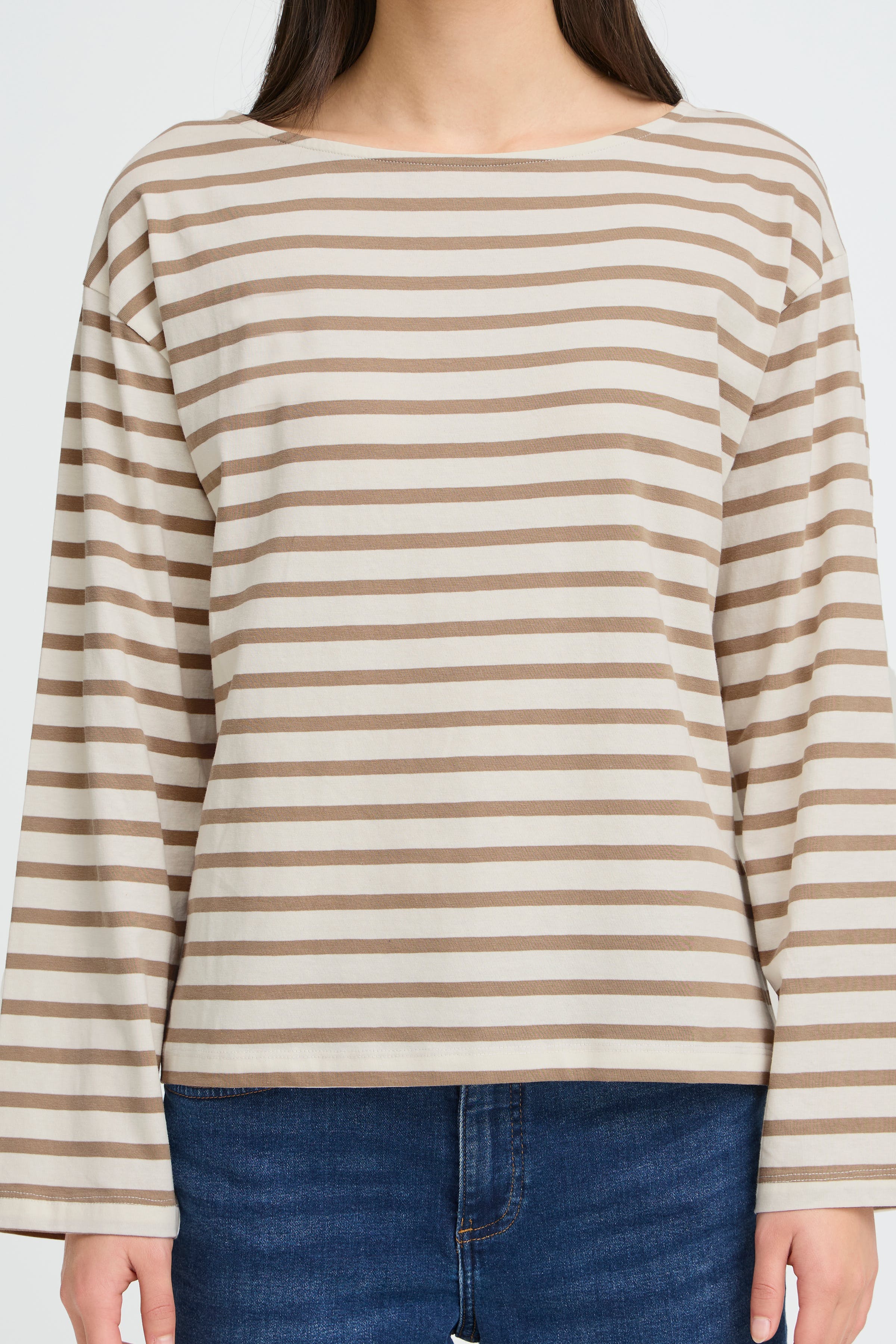 IHMIRA T-shirt LOOKBOOK DETAIL 20125011-900003456